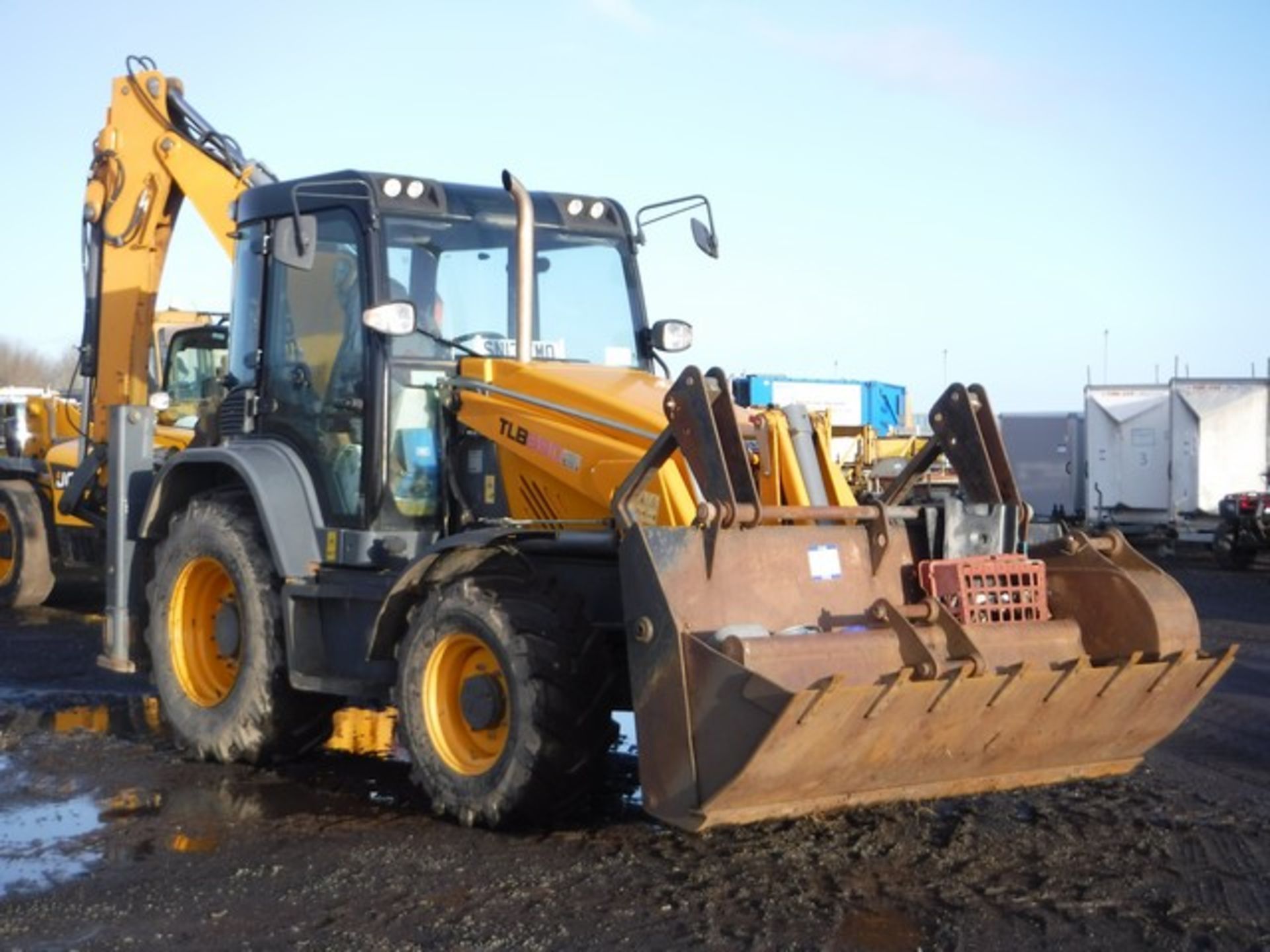 2013 TEREX TLB890 BACKHOE C/W 3 BUCKETS -- 3763HRS (NOT VERIFIED) REG - SN13FMO SN - SMFJD4DCEDGMS1 - Image 3 of 37