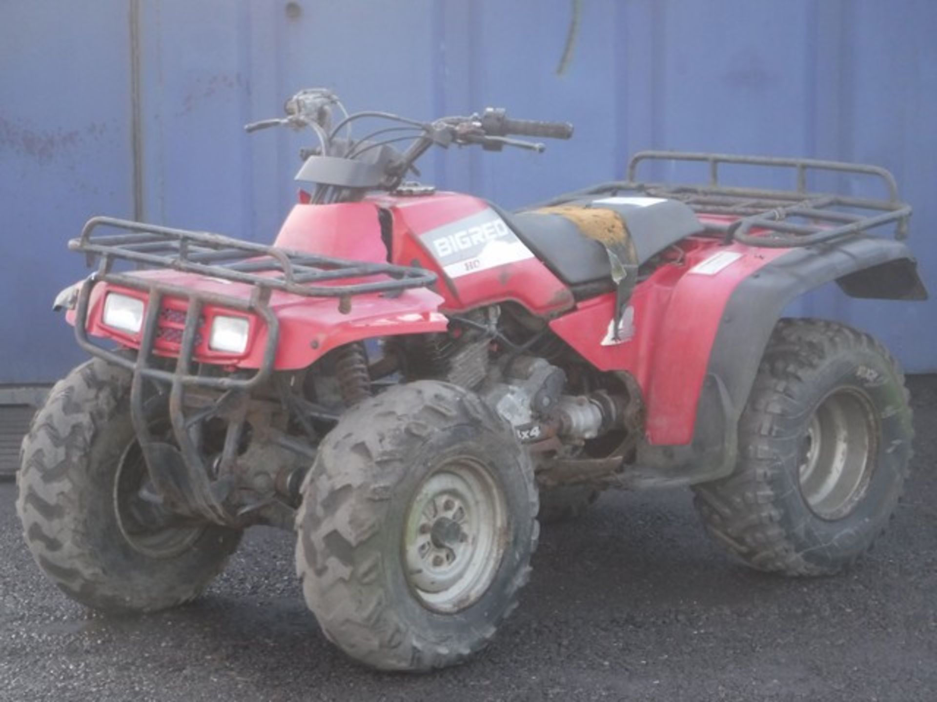 HONDA BIG RED QUAD BIKE **NON RUNNER** - Image 3 of 19