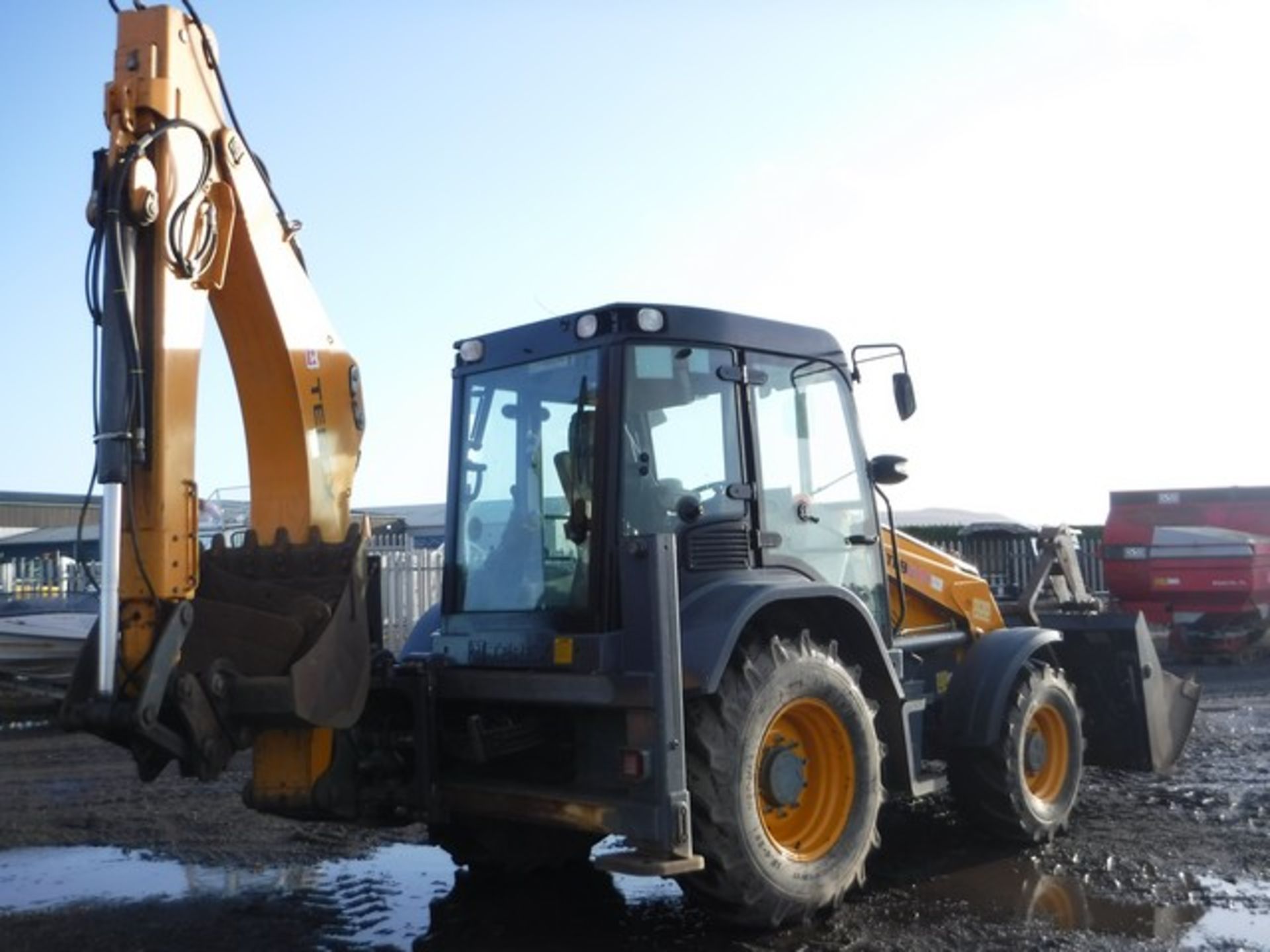 2013 TEREX TLB890 BACKHOE C/W 3 BUCKETS -- 3763HRS (NOT VERIFIED) REG - SN13FMO SN - SMFJD4DCEDGMS1 - Image 7 of 37