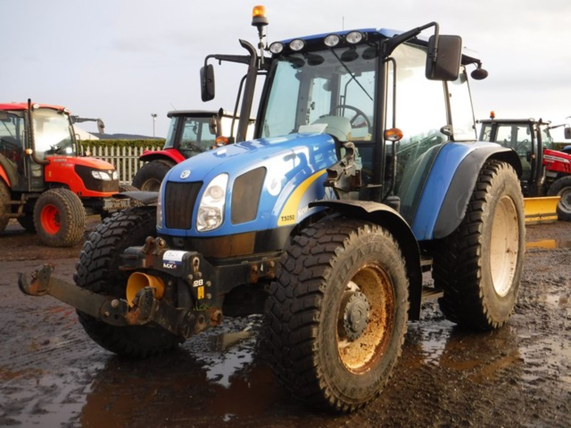2011 NEW HOLLAND T5050 TRACTOR NP371056 --4063HRS (NOT VERIFIED) FRONT PTO AND LINKAGE, AC, BLUETOOT