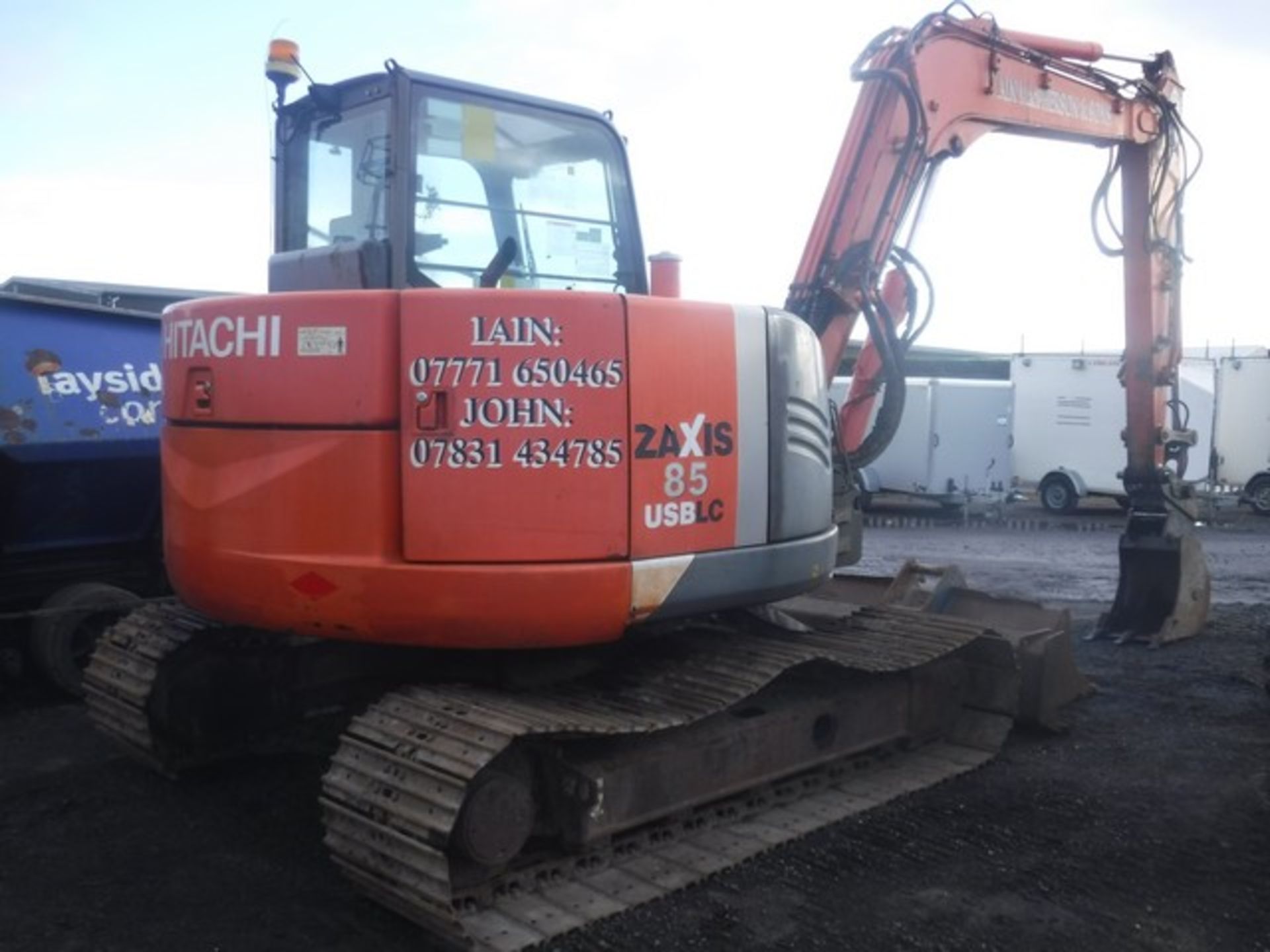 2009 HITACHI 360 EXCAVATOR ZAXIS 85 C/W 3 BUCKETS AND QUICK HITCH 6441HRS (NOT VERIFIED) - Image 4 of 27