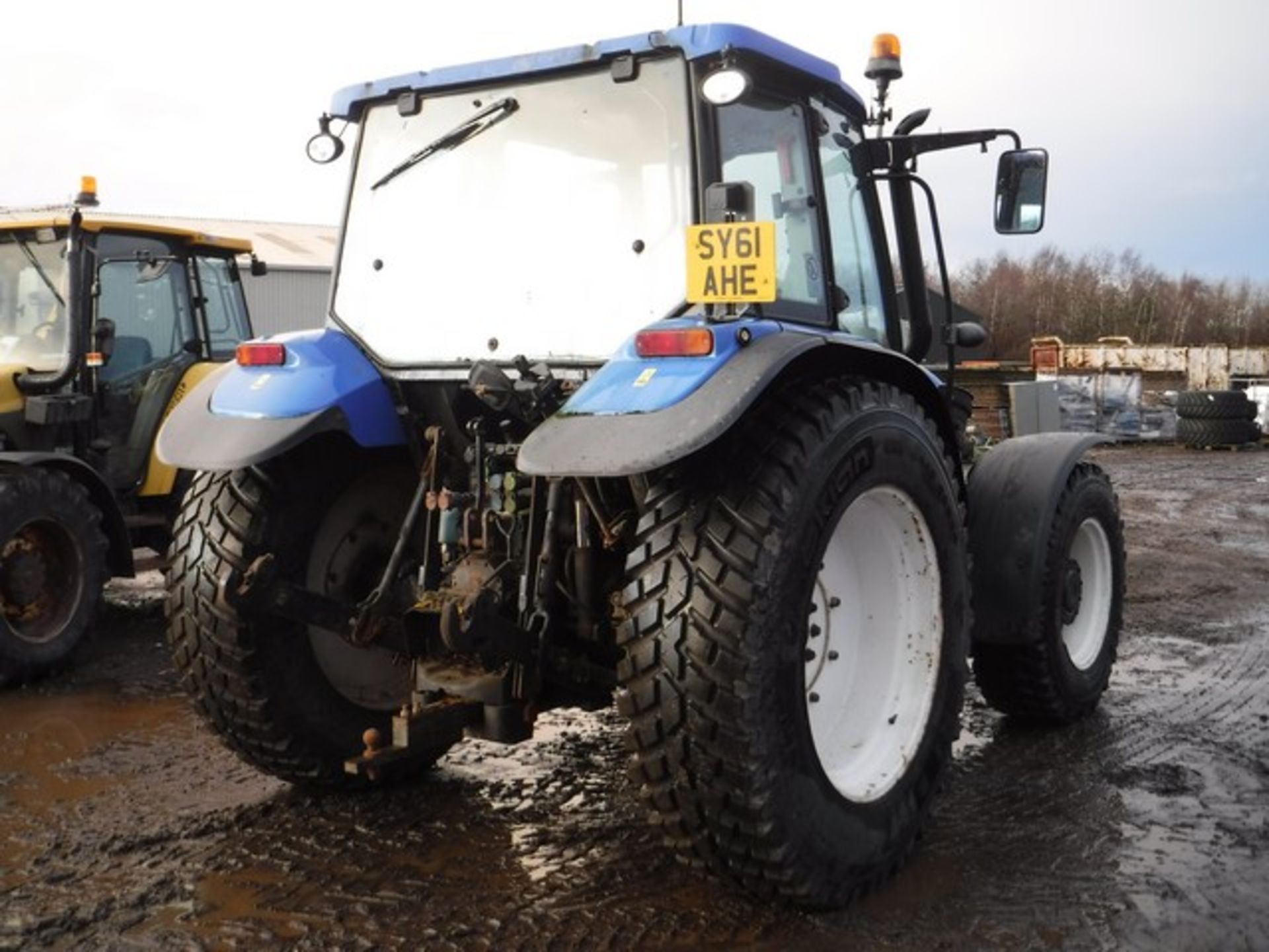 2011 NEW HOLLAND T5050 TRACTOR NP371056 --4063HRS (NOT VERIFIED) FRONT PTO AND LINKAGE, AC, BLUETOOT - Image 10 of 23