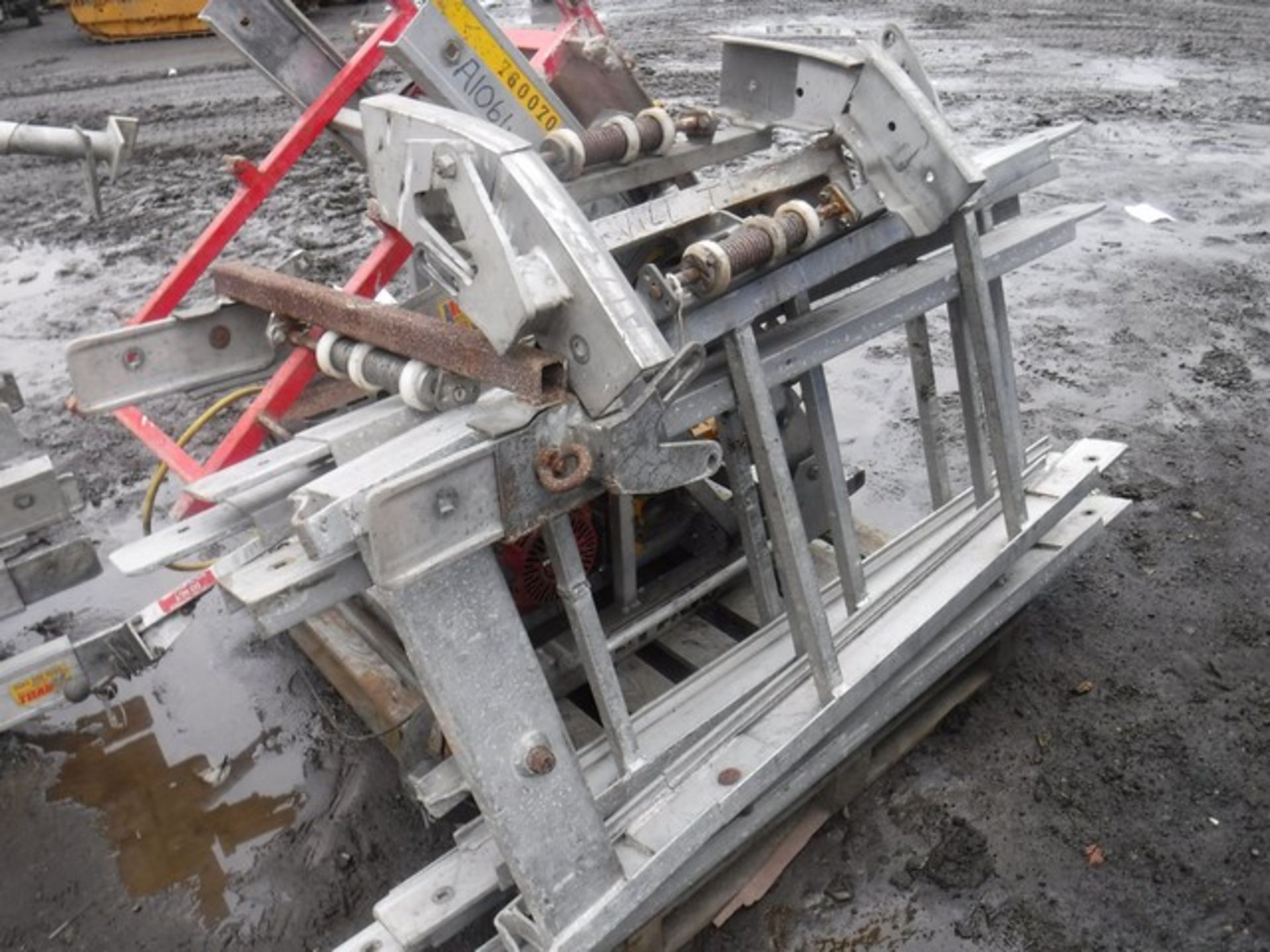 PAUS BUILDERS HOIST C/W GENERATOR HONDA GX270 PETROL ASSET NO - A1064 - YEAR 2000 ***SPARES OR REPAI - Image 12 of 12