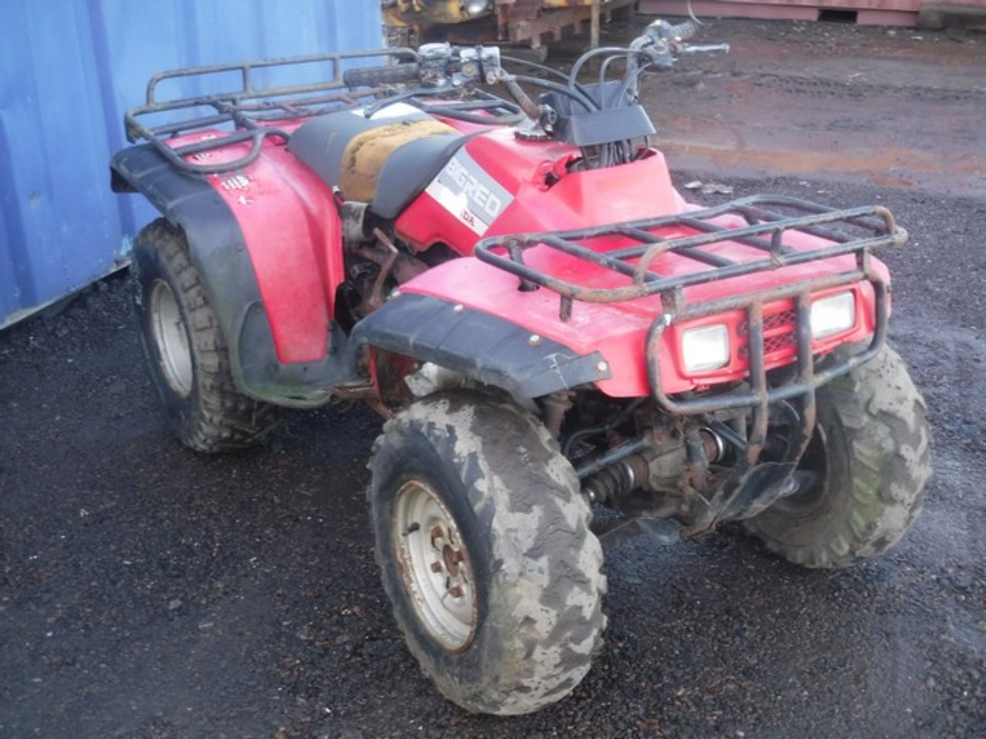 HONDA BIG RED QUAD BIKE **NON RUNNER** - Image 7 of 19