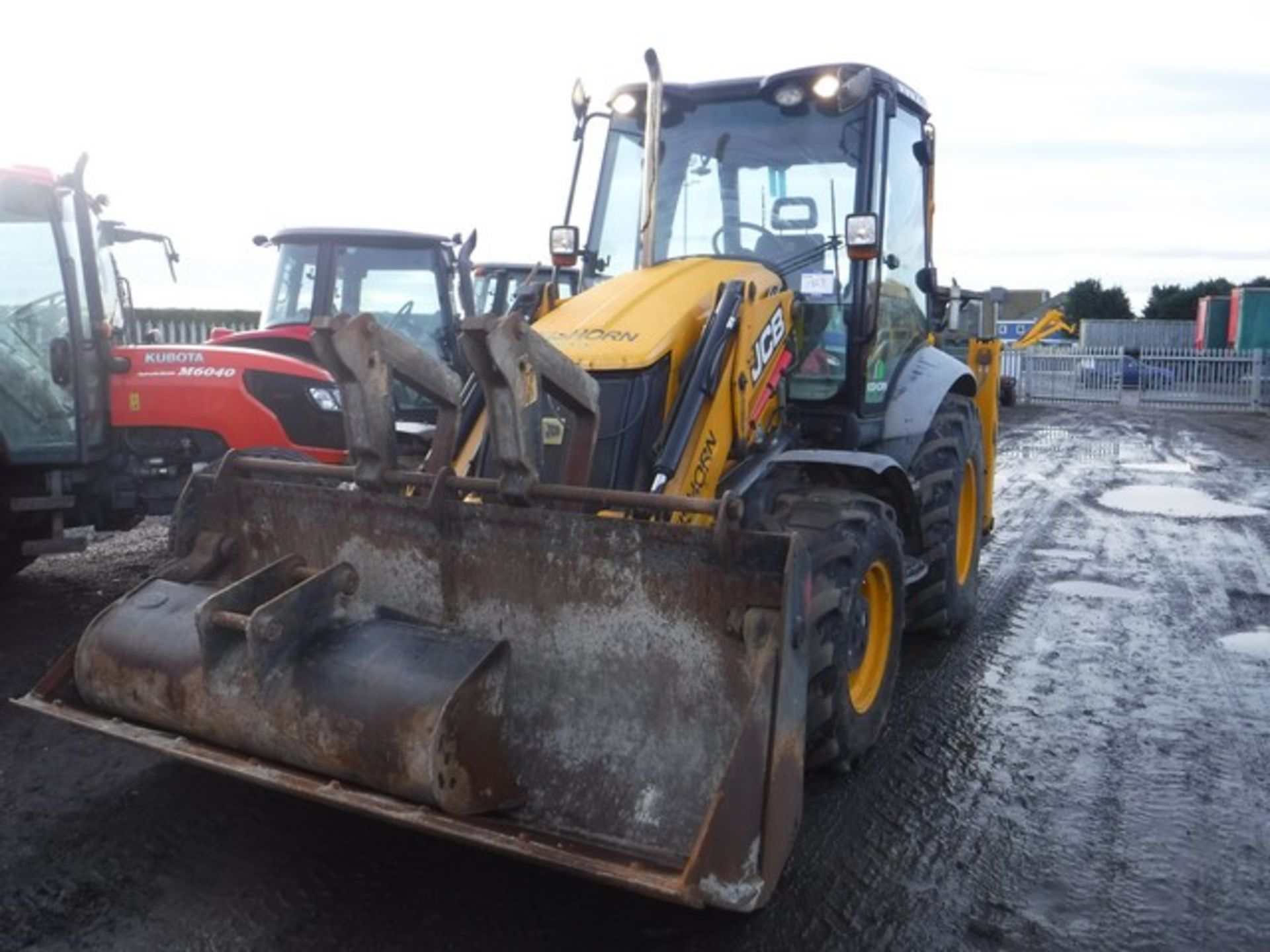 JCB 2011 TRACTOR/ DIGGER 9500HRS (NOT VERIFIED) SERVO CONTROLS REG - SN11GJX - Image 6 of 13