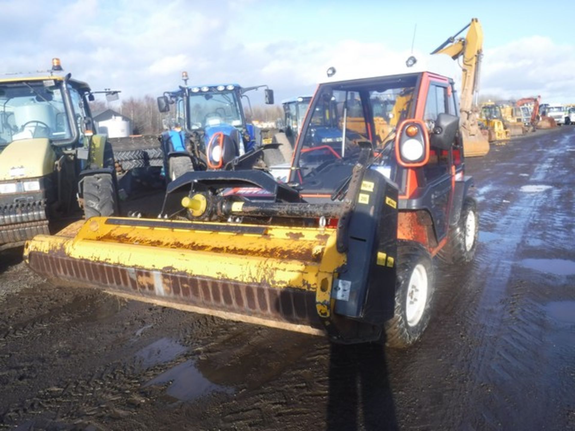 REFORM DIESEL TRACTOR 2007 C/W MUTHING ATTACHMENT REG - SN57HGM 3456HRS (NOT VERIFIED)