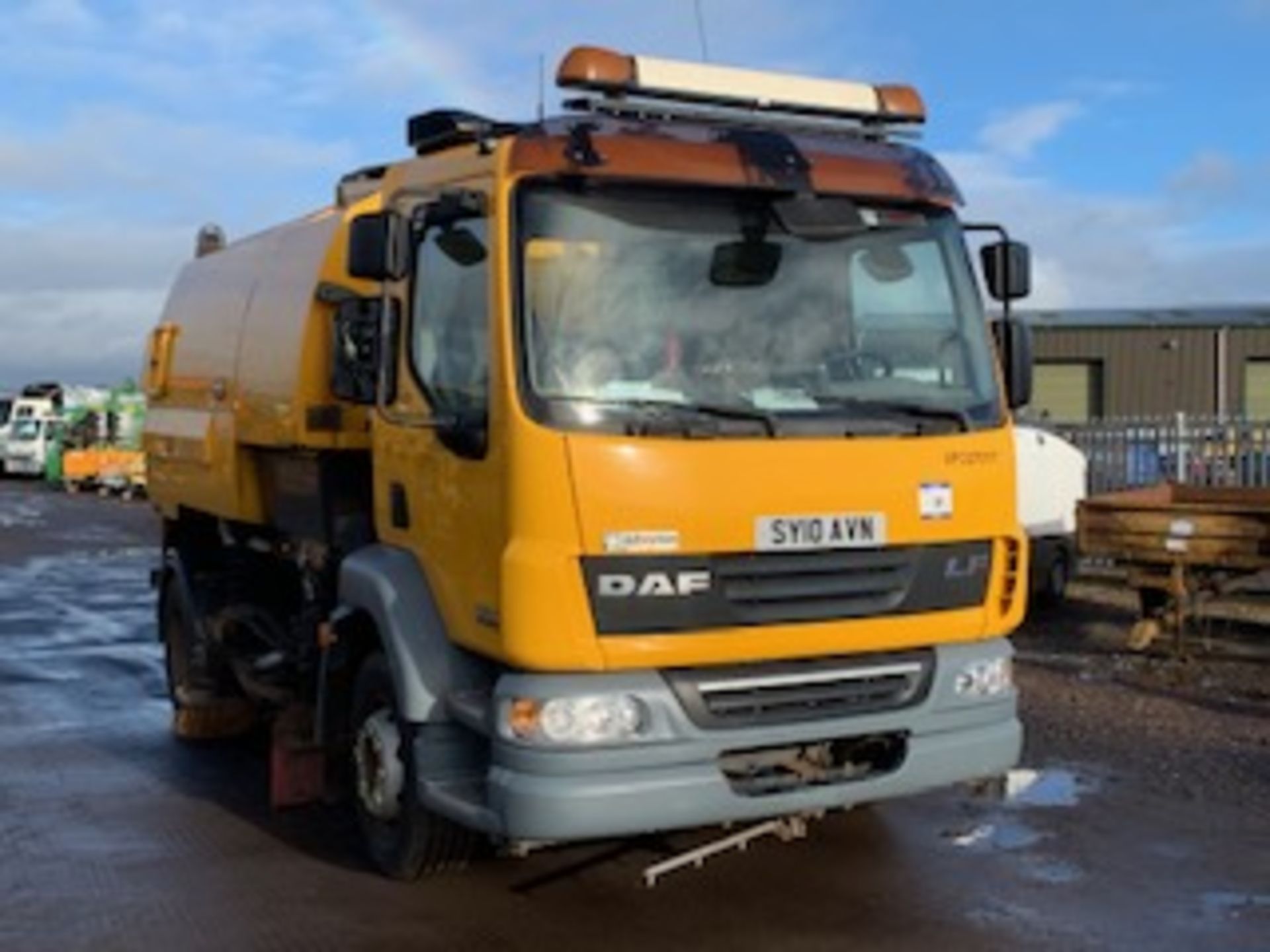 DAF TRUCKS LF - 6692cc - Image 11 of 15