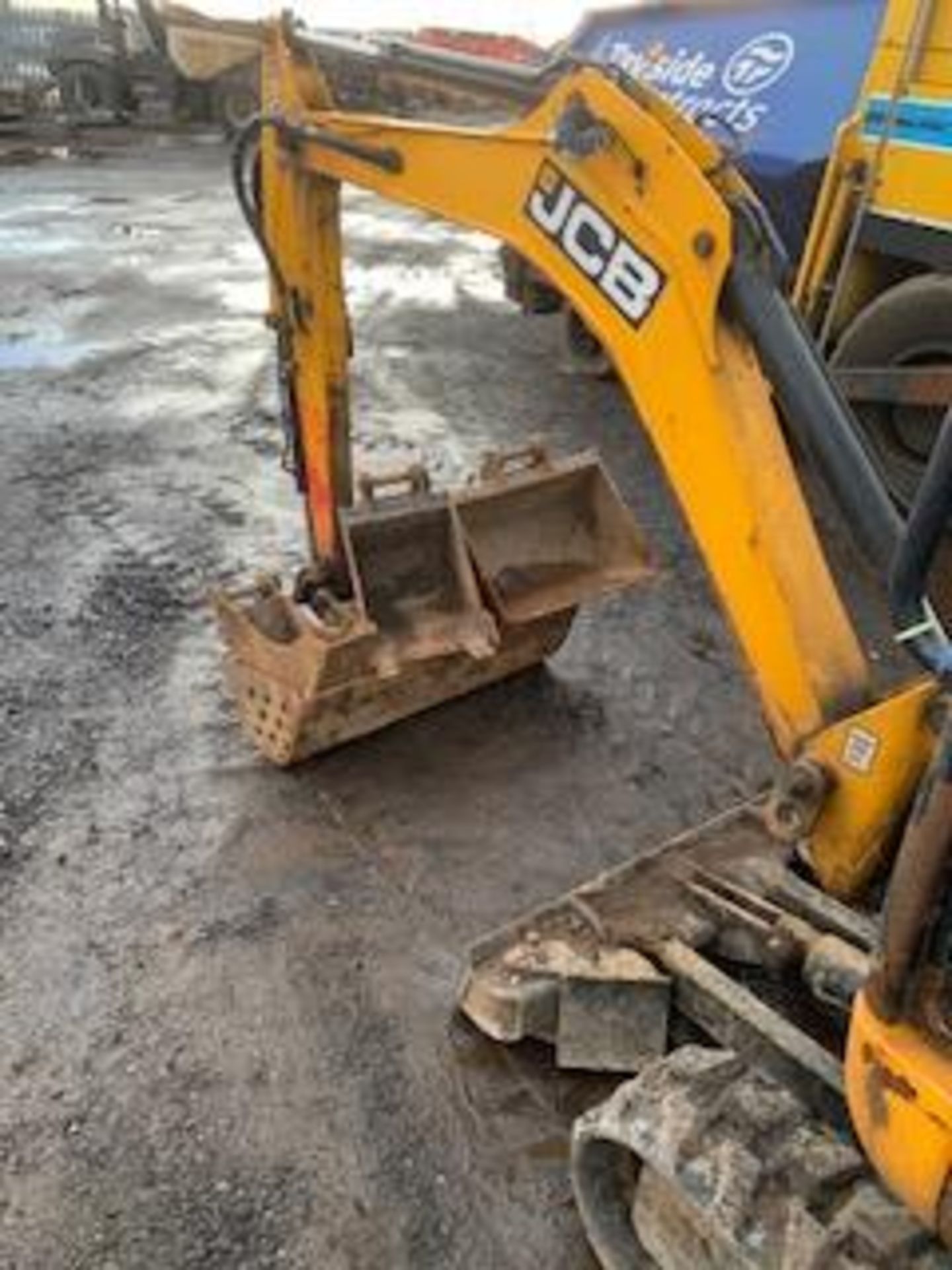 JCB 8018 EXCAVATOR 2013 C/W 4 BUCKETS 1751HRS (NOT VERIFIED) ASSET NO - 754-5039 SN - JCB0801800207 - Image 8 of 9