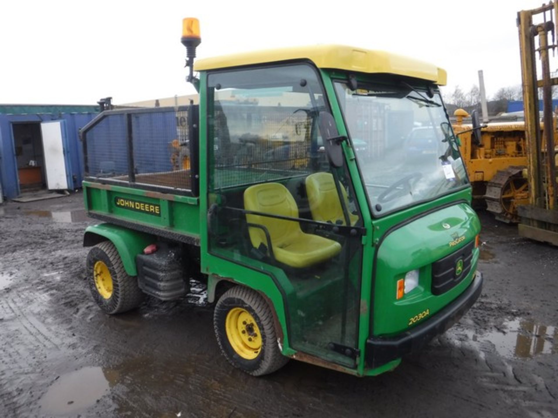 JOHN DEERE GATOR TIPPER AND CAB 1664hrs (NOT VERIFIED) REG - SP62BJK - Image 2 of 6