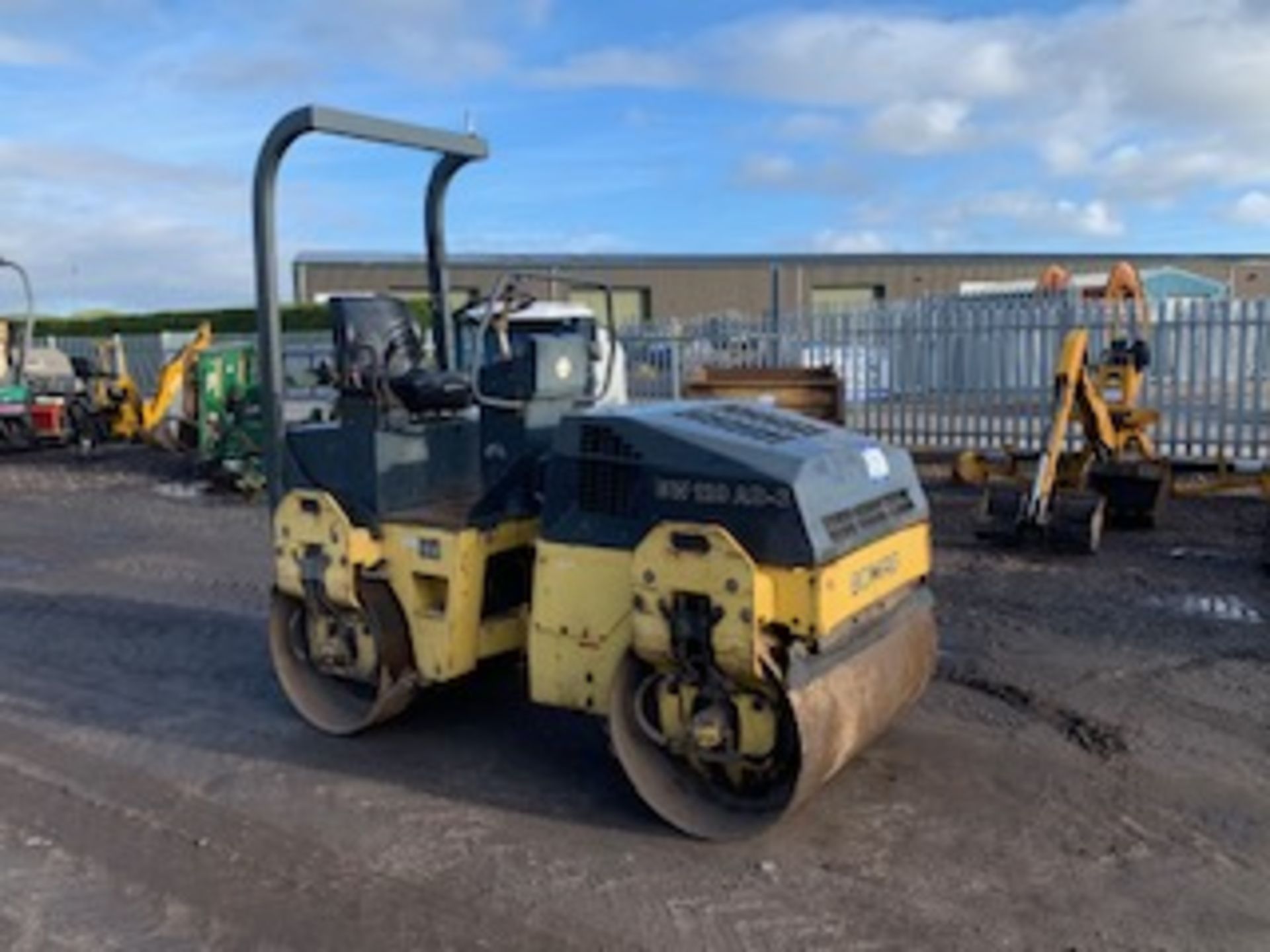 BOMAG BW120 AD-3 ROLLER YEAR 1999 -- 2394HRS (NOT VERIFIED) SN - 101170515104 - Image 4 of 8