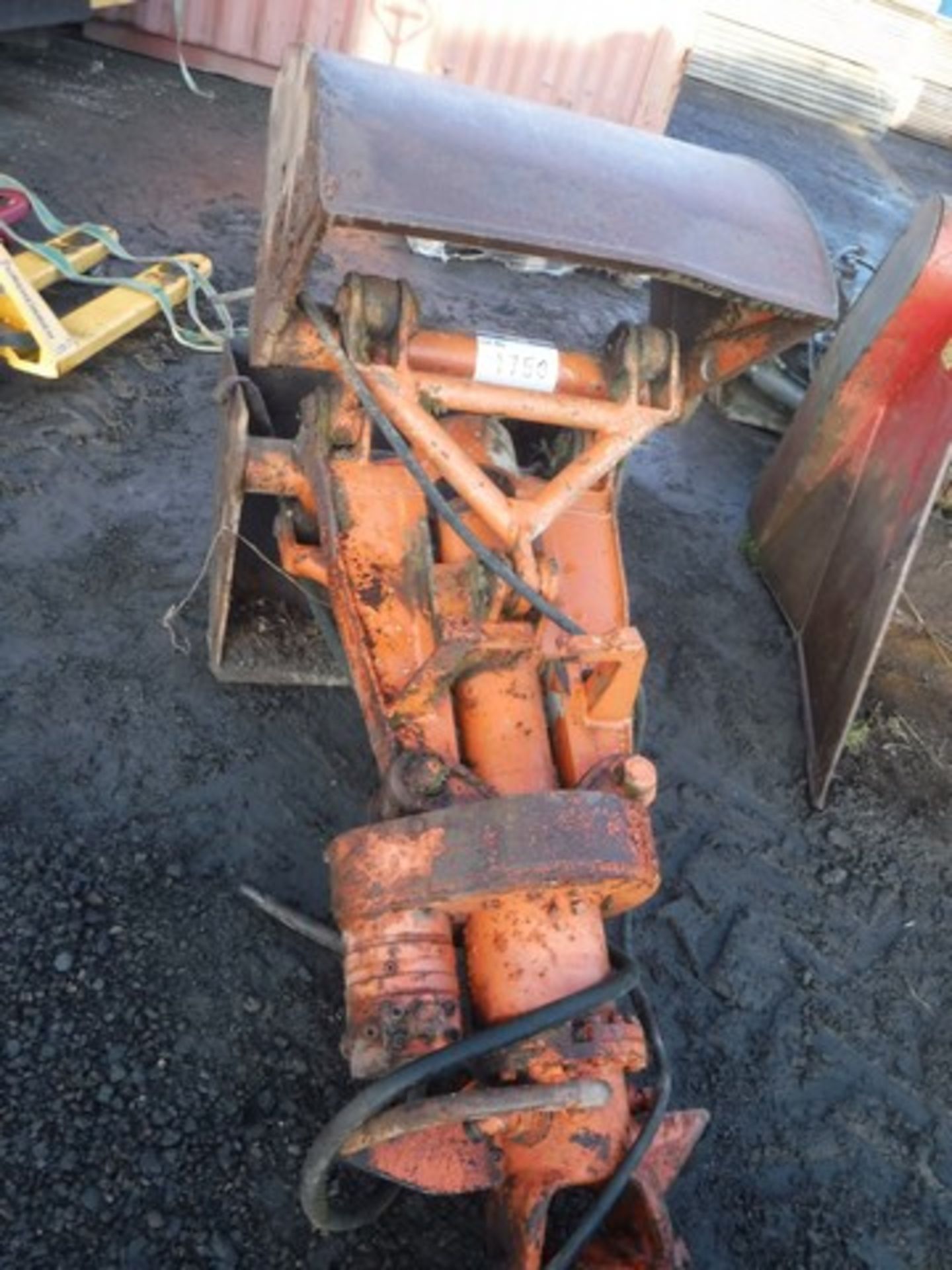 SMALL CLAM BUCKET