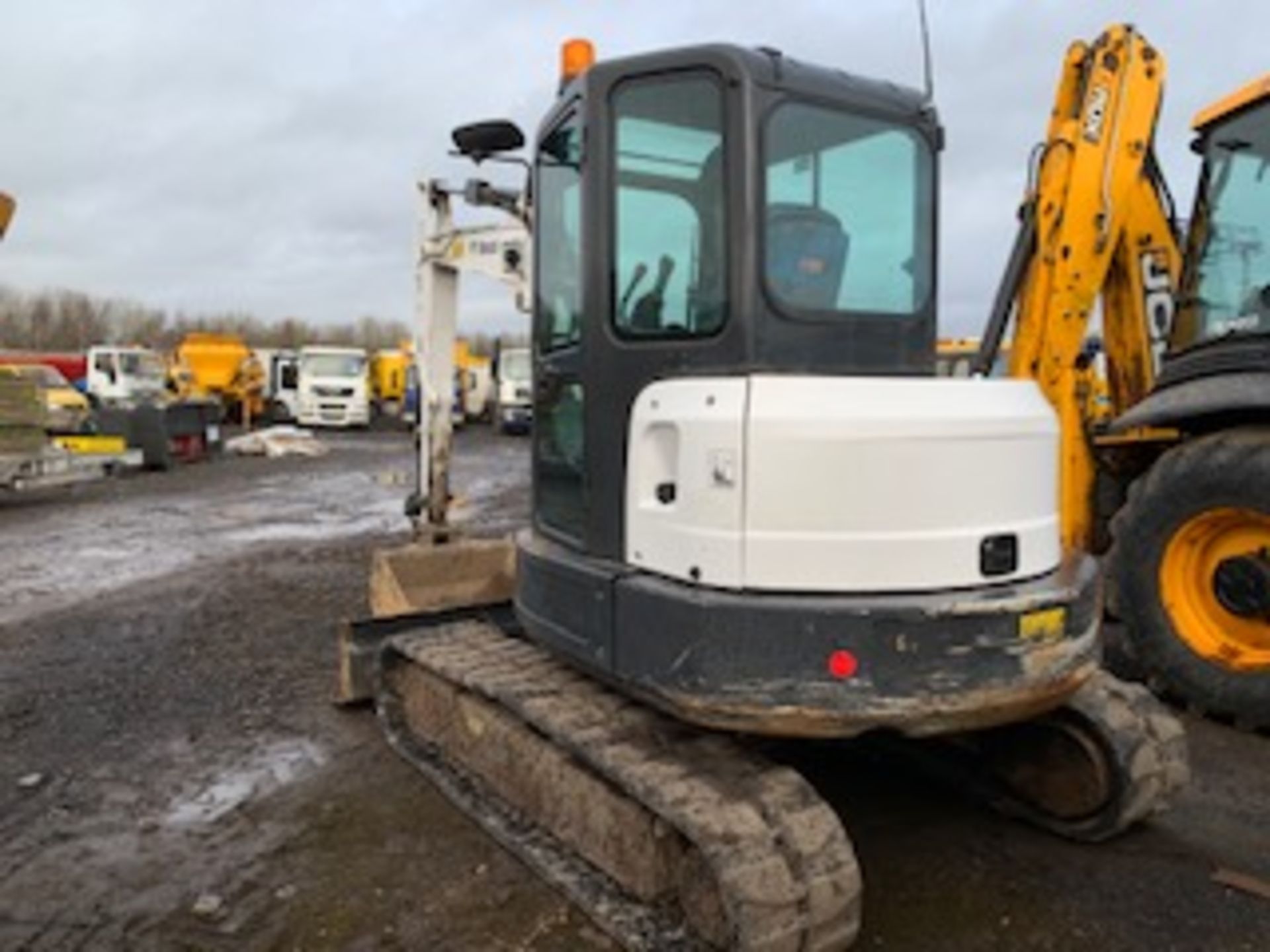 2014 BOBCAT E55 EM EXCAVATOR c/w 3 BUCKETS, RUBBER TRACKS, FRONT BLADE, QUICK HITCH 5769 HRS - Image 14 of 24