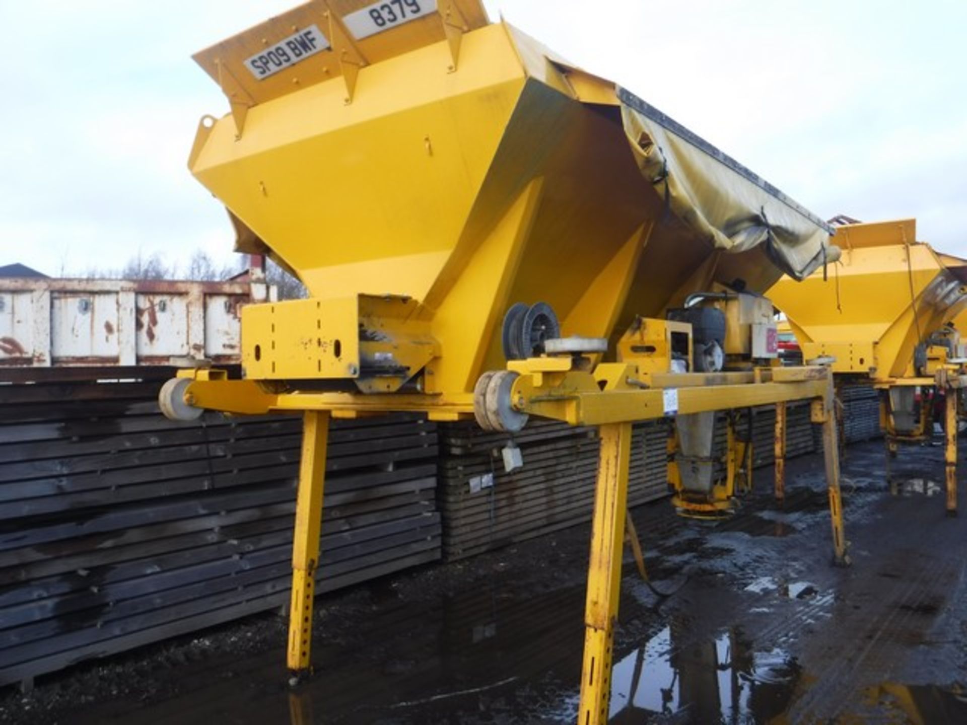 GRITTER BODY C/W LEGS