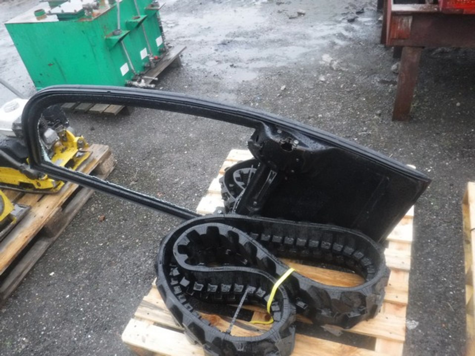 MINI DIGGER TRACKS x2 AND DOOR TO SUIT MODEL 8018 - Image 2 of 2