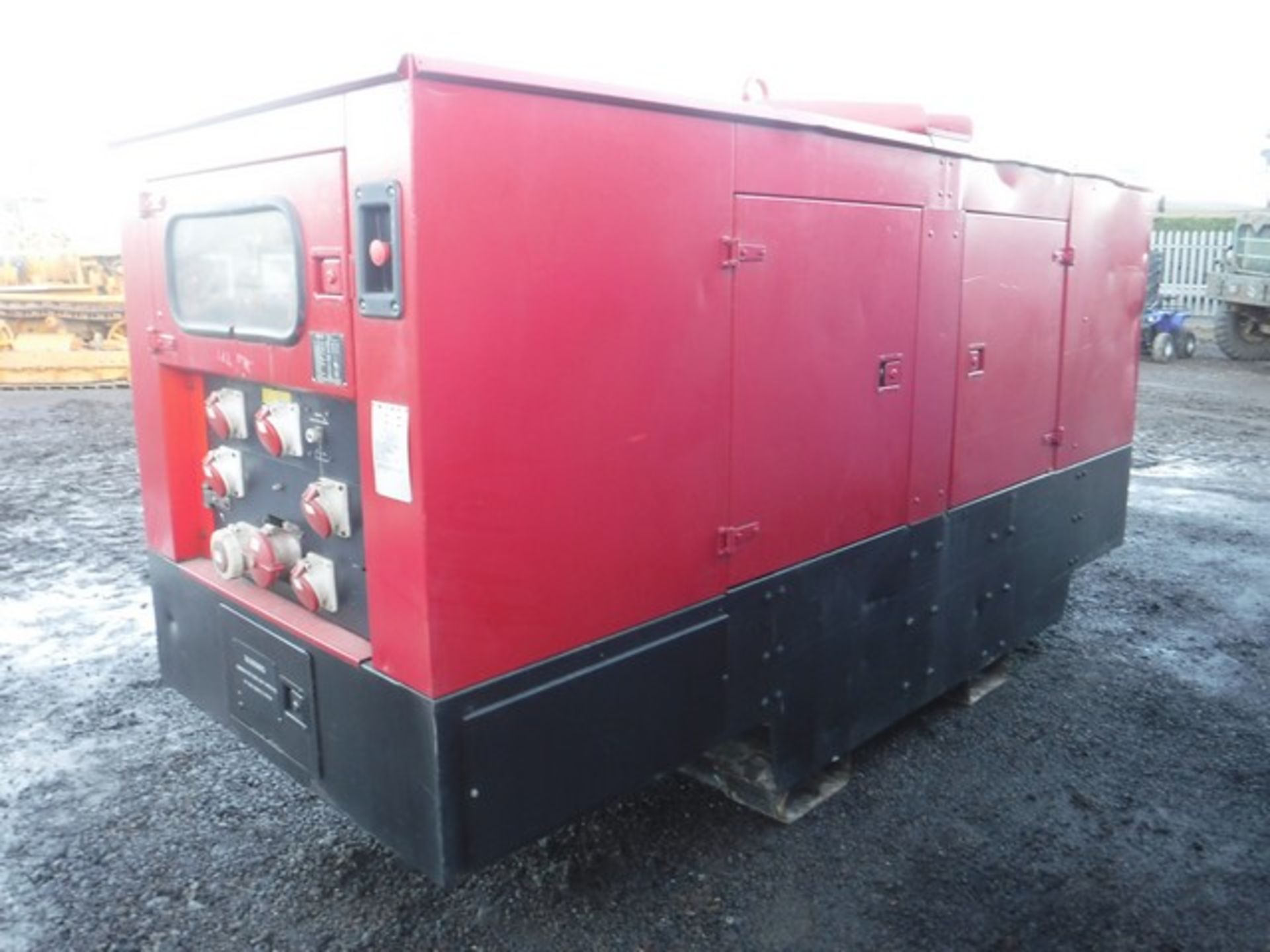 GENSET MG115SS-D GENERATOR 110KVA - 8136HRS (NOT VERIFIED) YEAR 2007 - Image 13 of 19