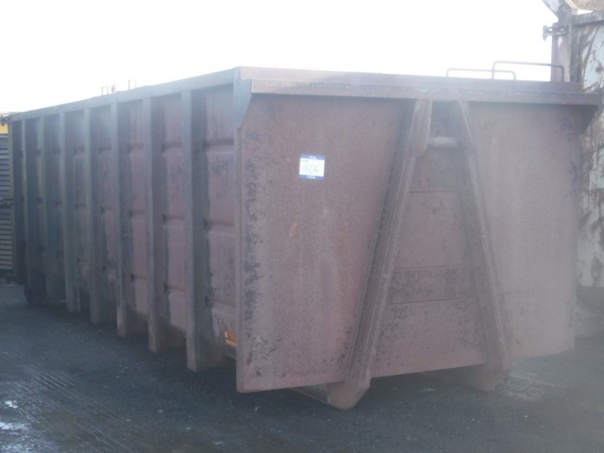 ENCLOSED HOOK LIFT CONTAINER 30 CU.YD