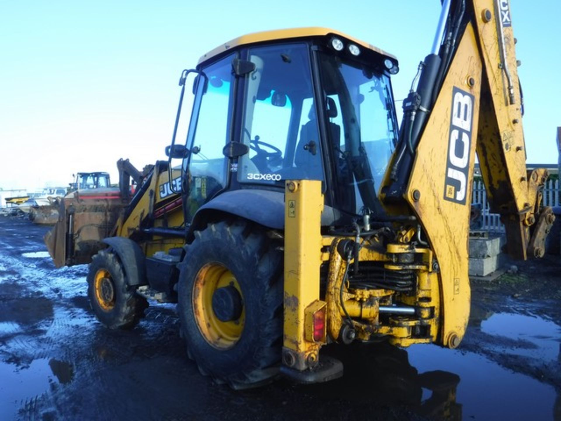 JCB 3CX DIGGER 4365hrs (NOT VERIFIED) REG - SN62GXL year 2012 - Image 5 of 18