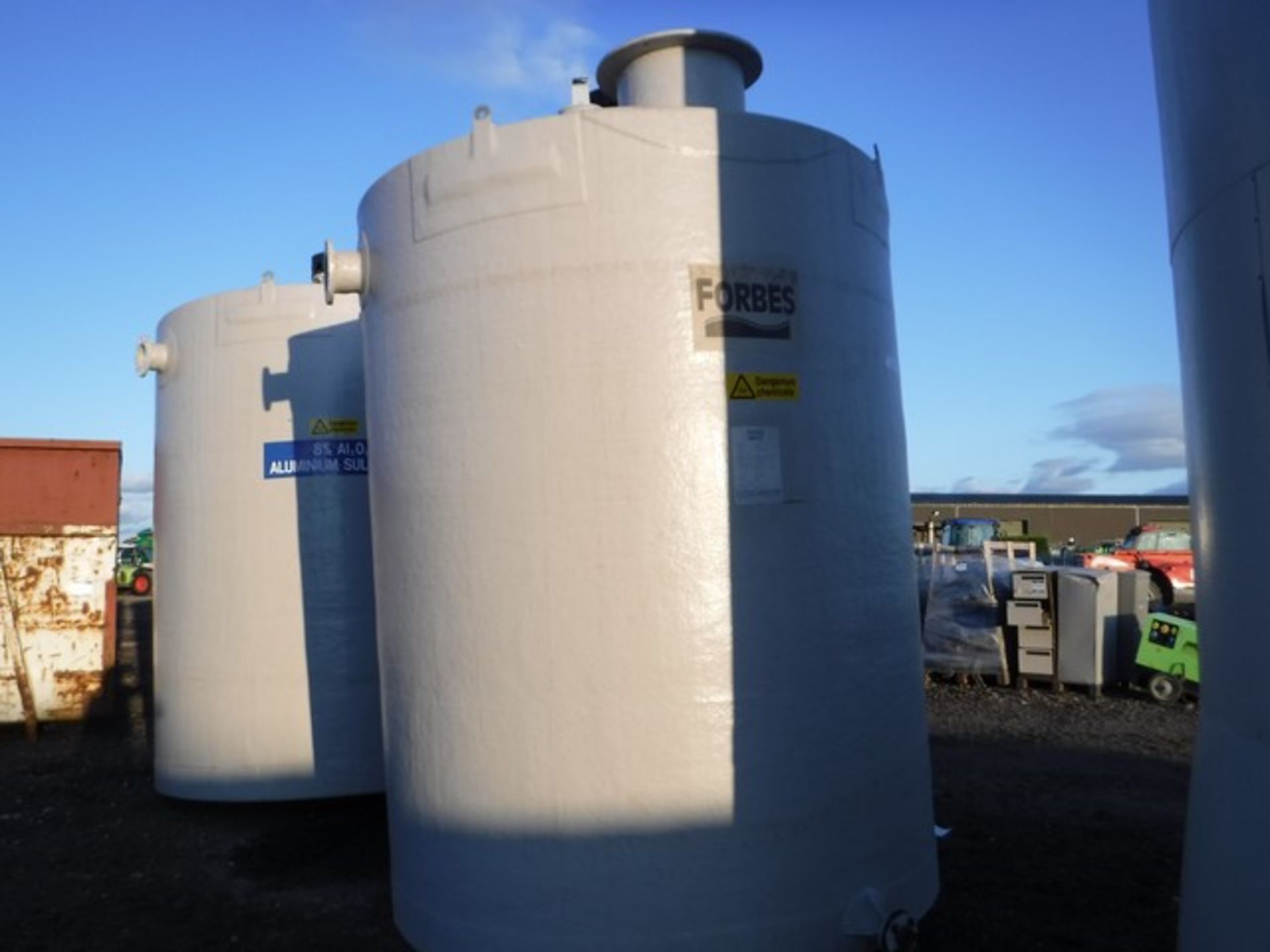 FIBERGLASS TANK 1200LTR -- 1993 - Image 2 of 3