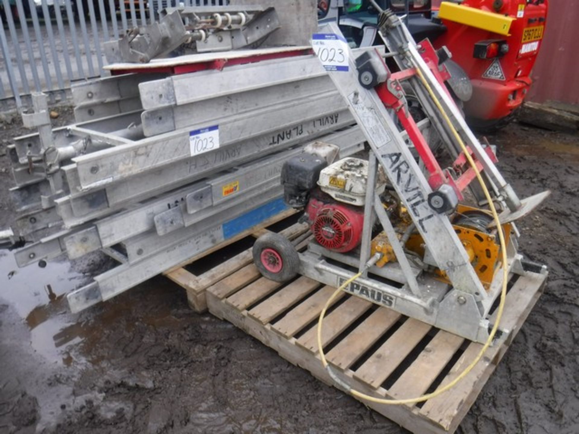 PAUS BUILDERS HOIST AND FRAME C/W GENERATOR HONDA GX270 - PETROL ASSET NO - A1232 - YEAR 2001