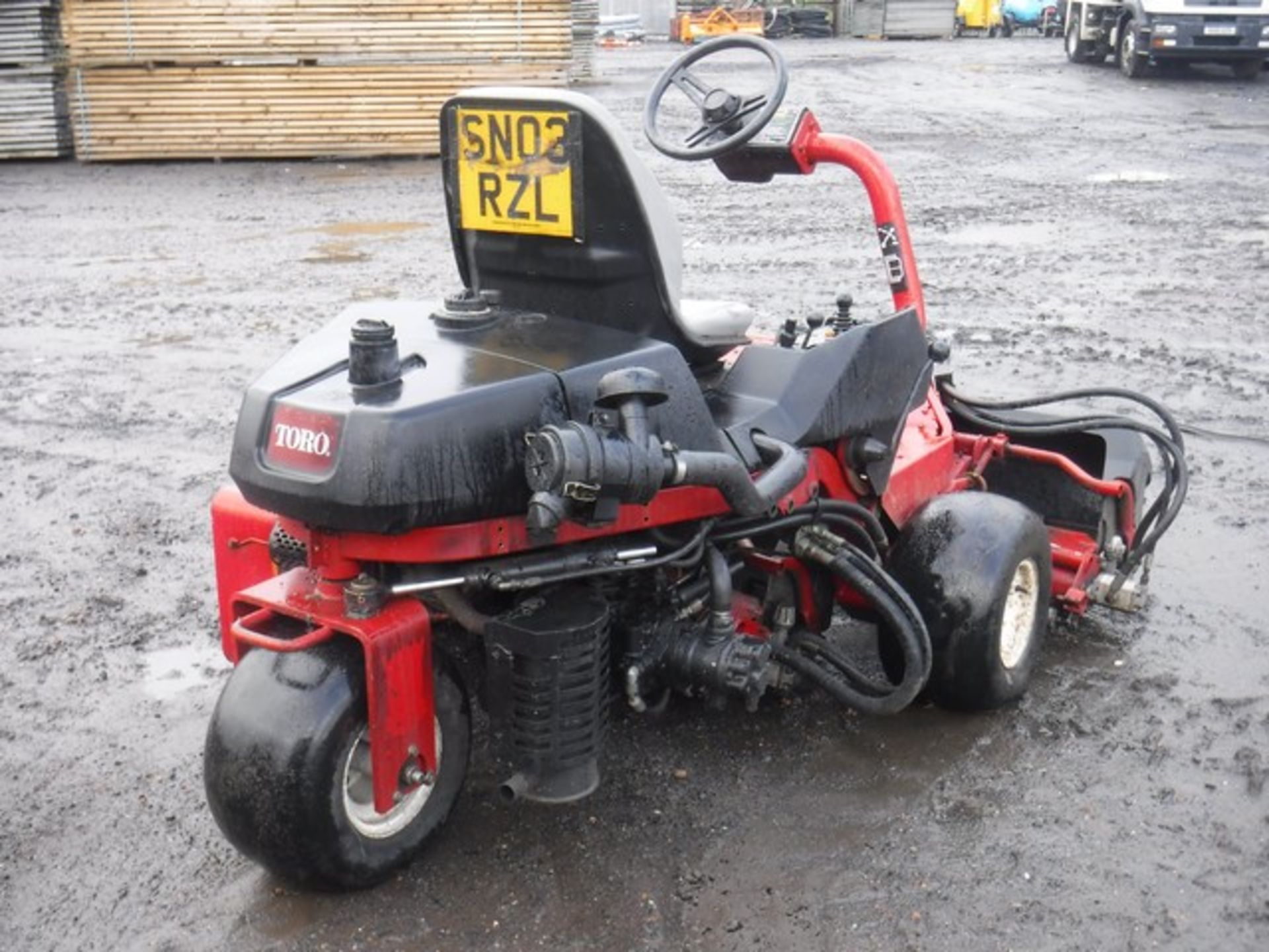 TORO GREENMASTER 2003 MOWING MACHINE 1152hrs (NOT VERIFIED) - Bild 3 aus 6