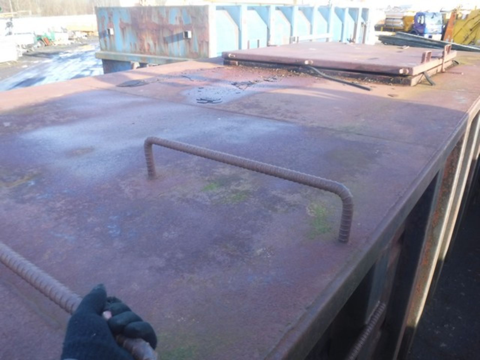 ENCLOSED HOOK LIFT CONTAINER 30 CU.YD - Image 3 of 4