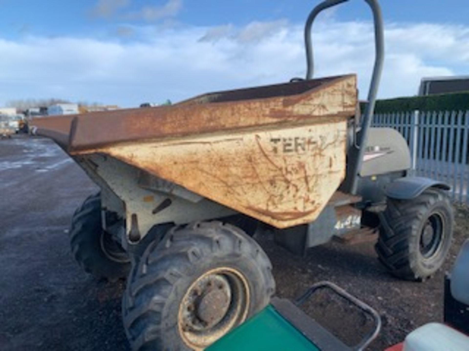 TEREX PT6 6TON STRAIGHT SKIP DUMPER SN - SLBDDN00E310EH015