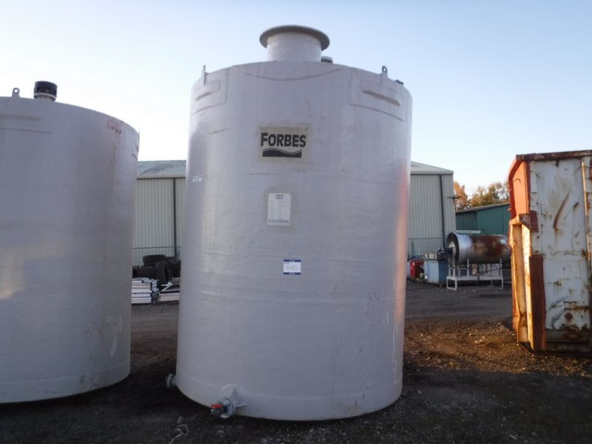 FIBERGLASS TANK 1200LTR -- 1993