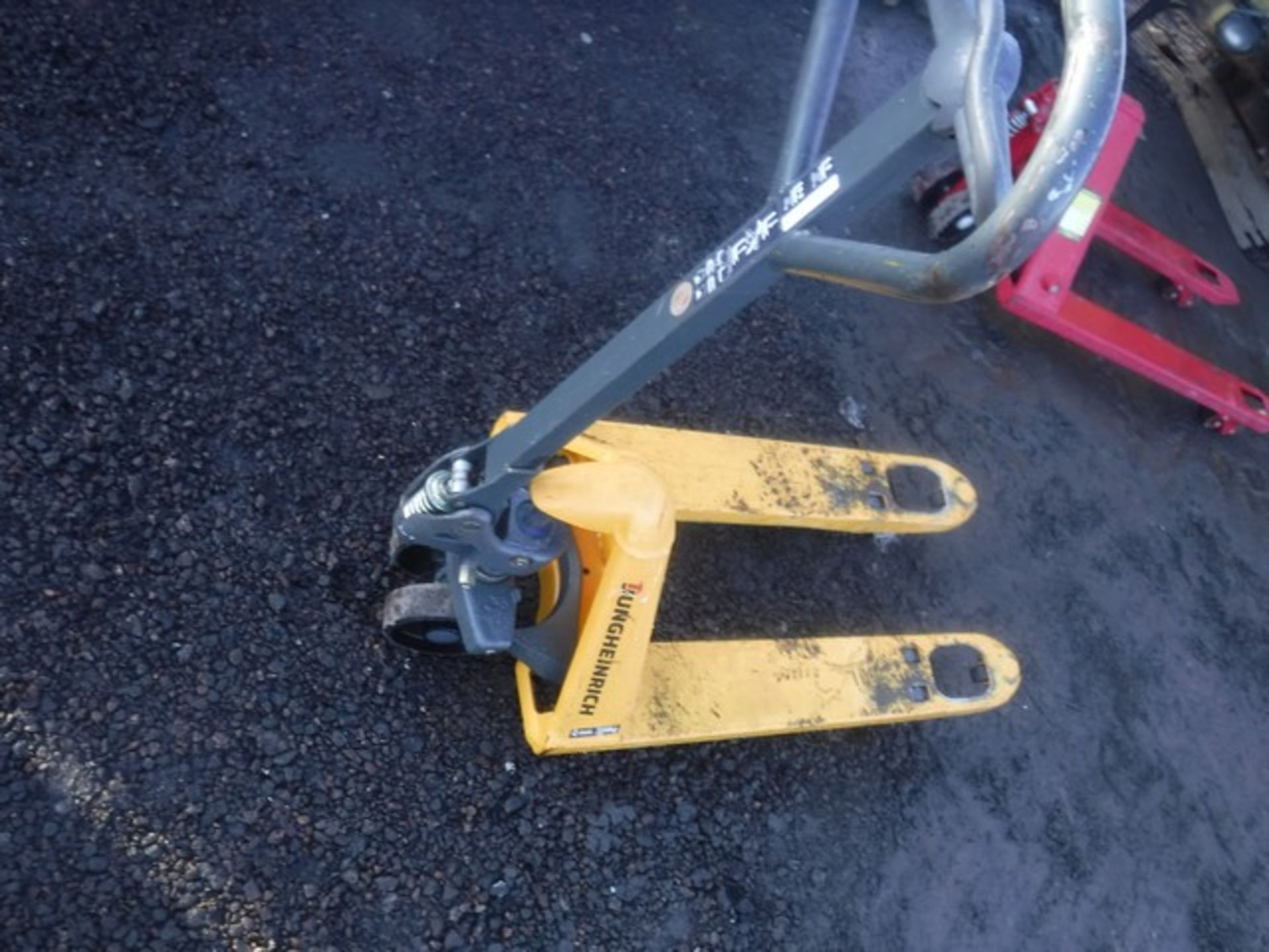 PALLET TRUCK - YELLOW