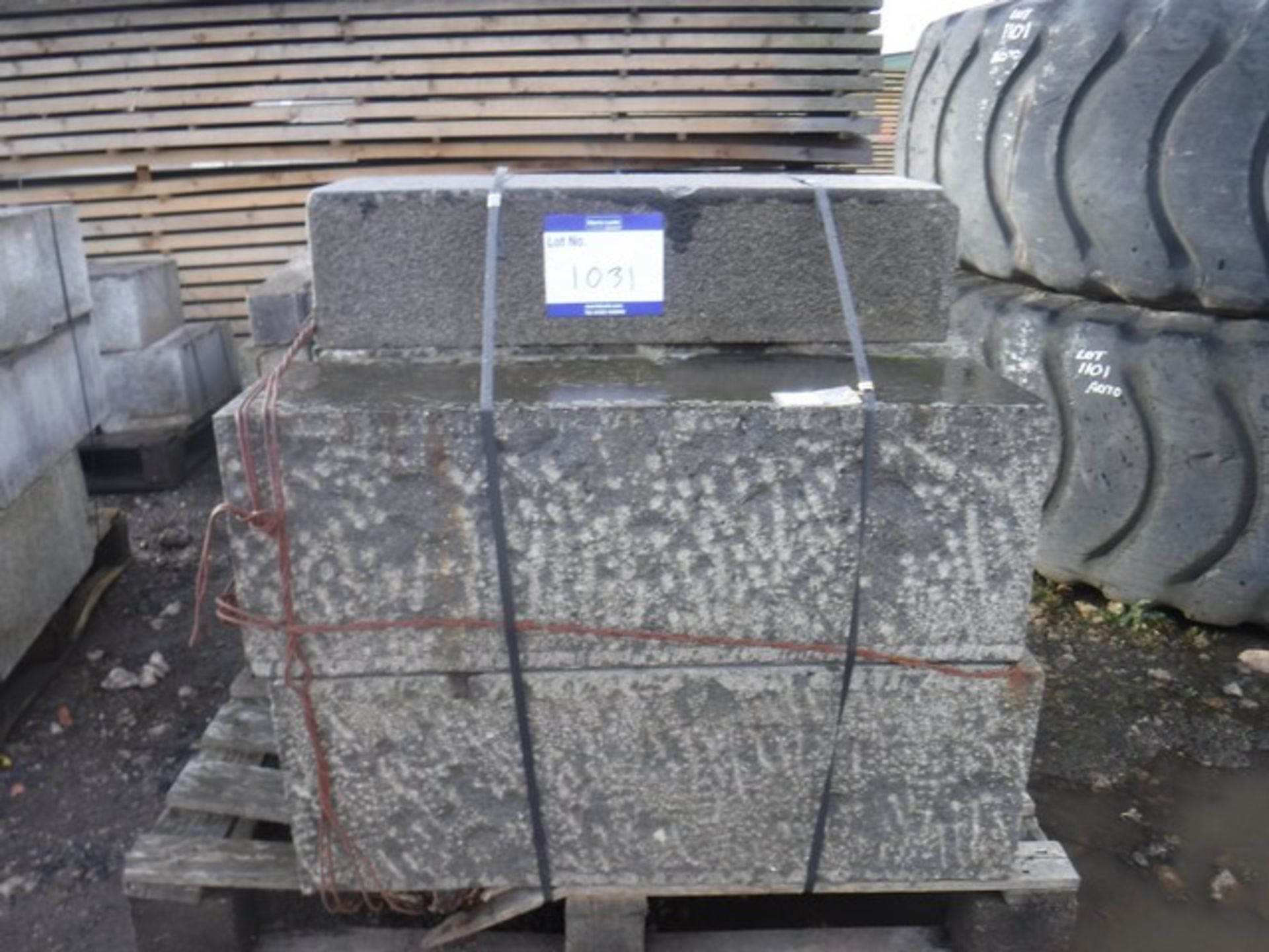 WHIN RADIUS BLOCKS 900x300x300mm x6 BULLNOSED WHIN STEP 840x300x200mm x1