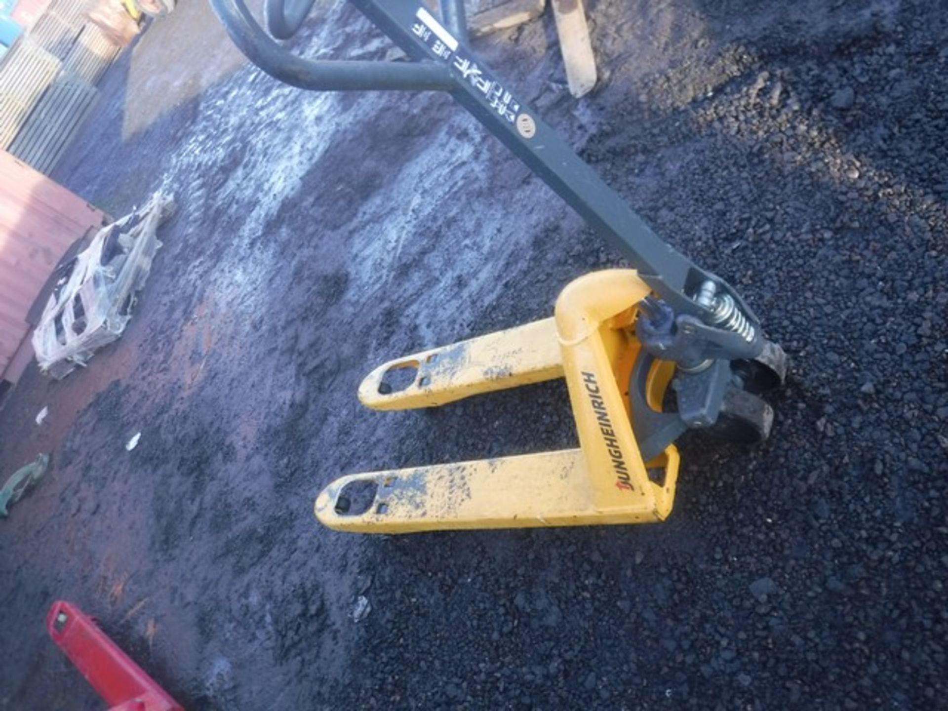 PALLET TRUCK - YELLOW - Image 2 of 3