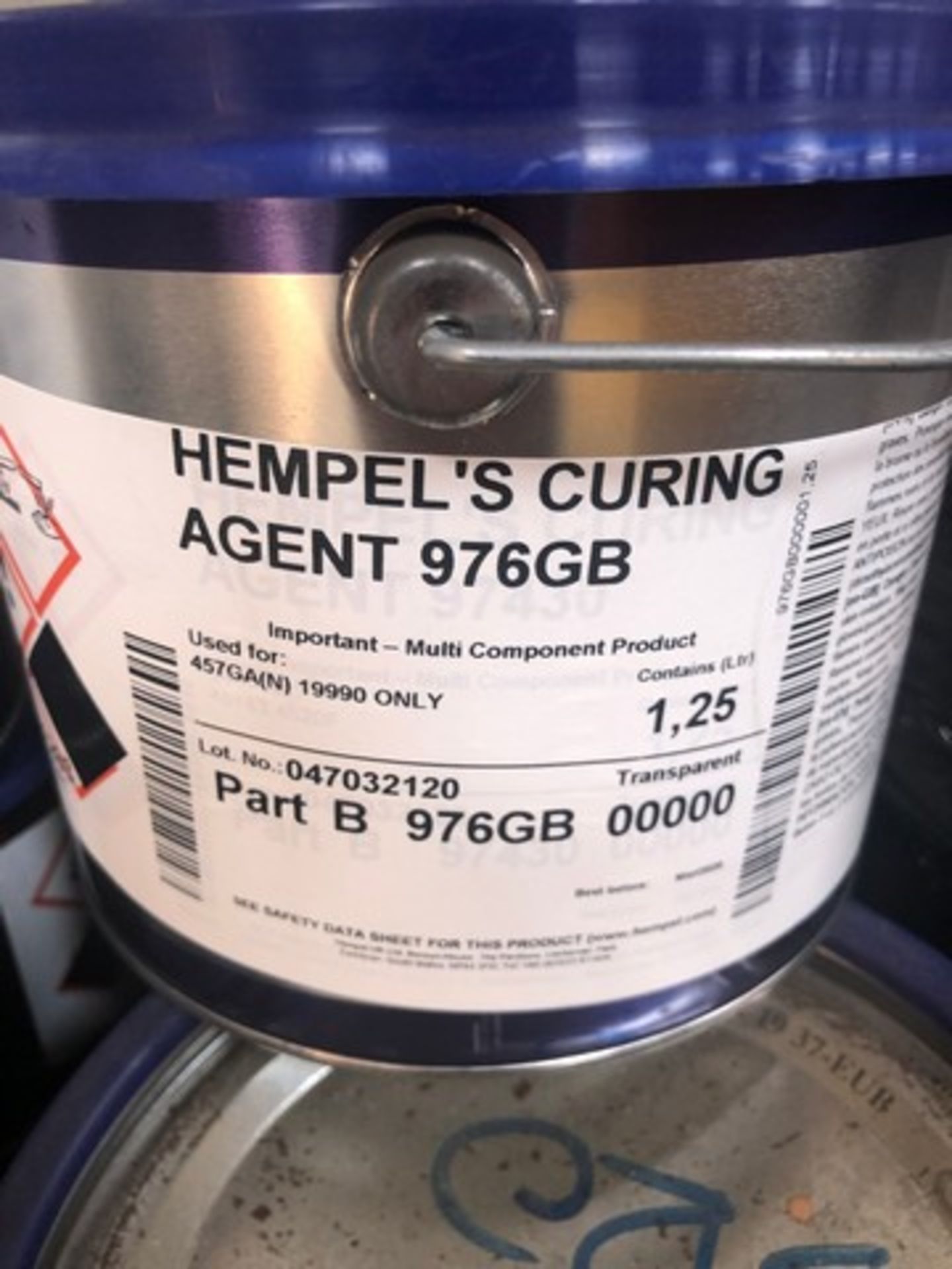 Mixed pallet of Hempel curing agent 953GB / 976GB, Hmepel N.S (no aggregate) 457GA approx total 30 t - Image 3 of 4