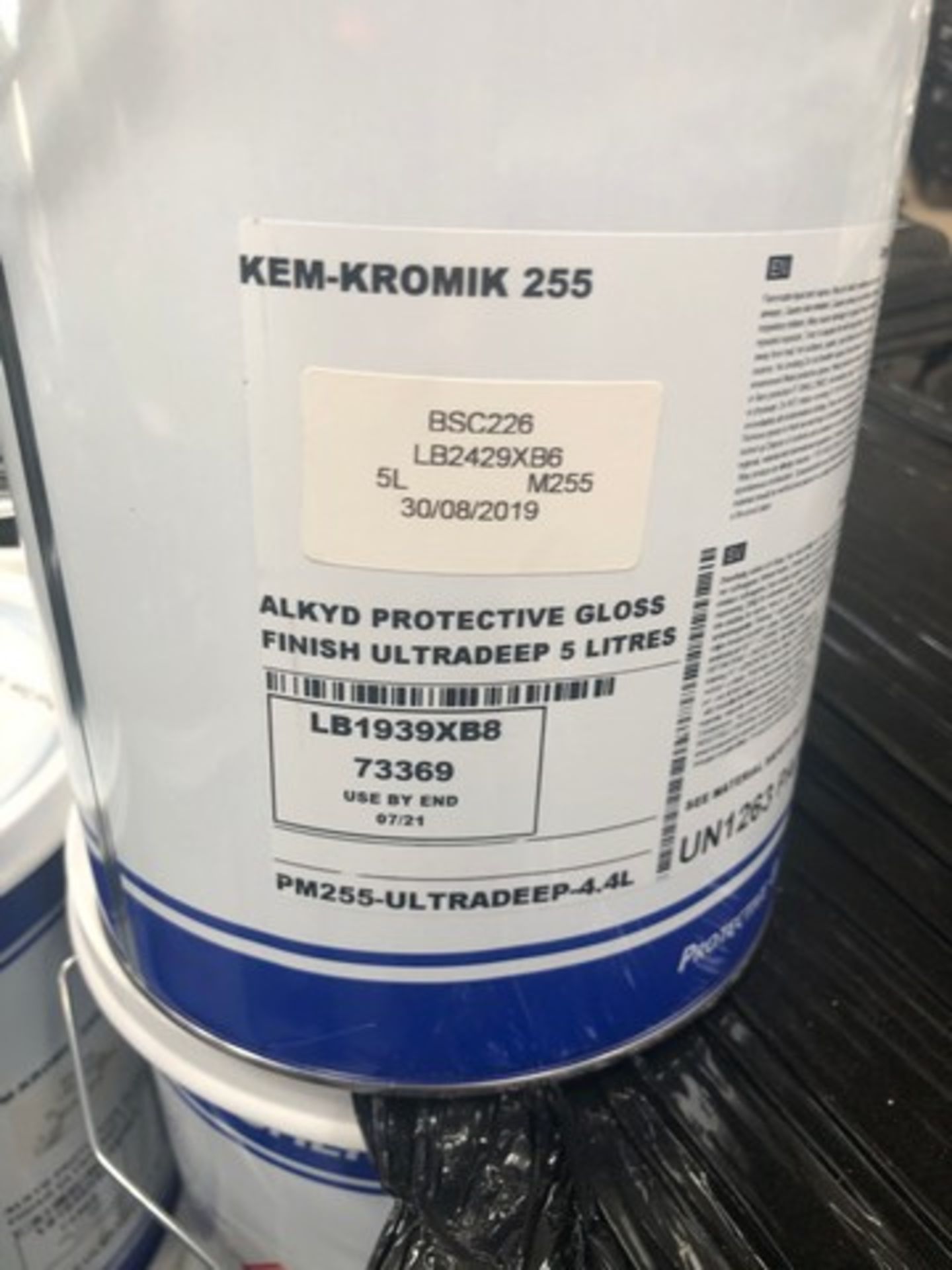 Pallet of Sherwin Williams alkyd protective gloss finish ultradeep 73369 approx 50 tins - Image 2 of 2