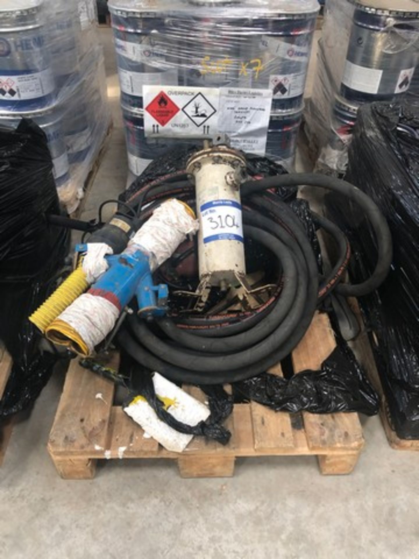 Mixed pallet of hose and attachments - see image