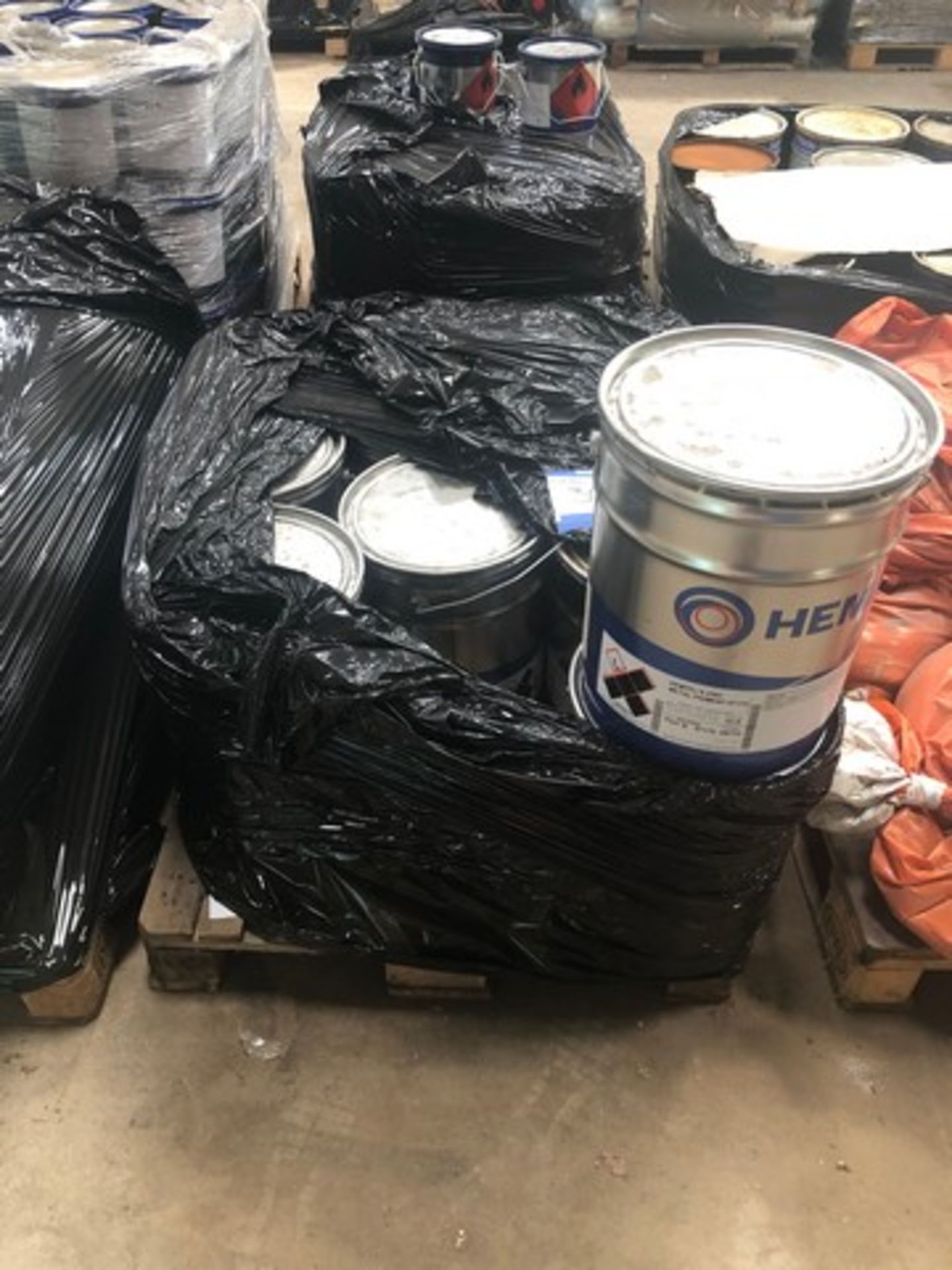 Pallet of Hempel zinc metal pigment 97170 approx 10 tins