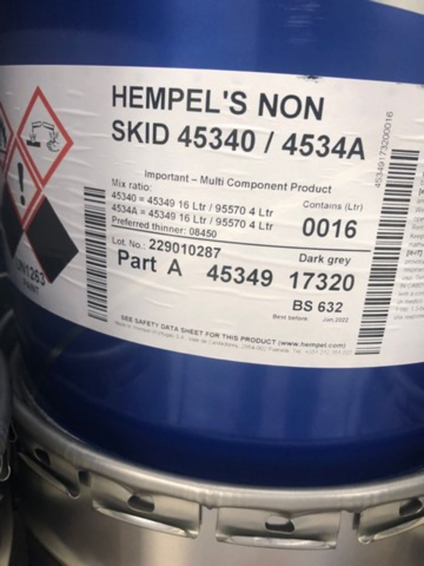 Pallet of Hempel non skid 45340/4534A approx 20 tins - Image 3 of 3