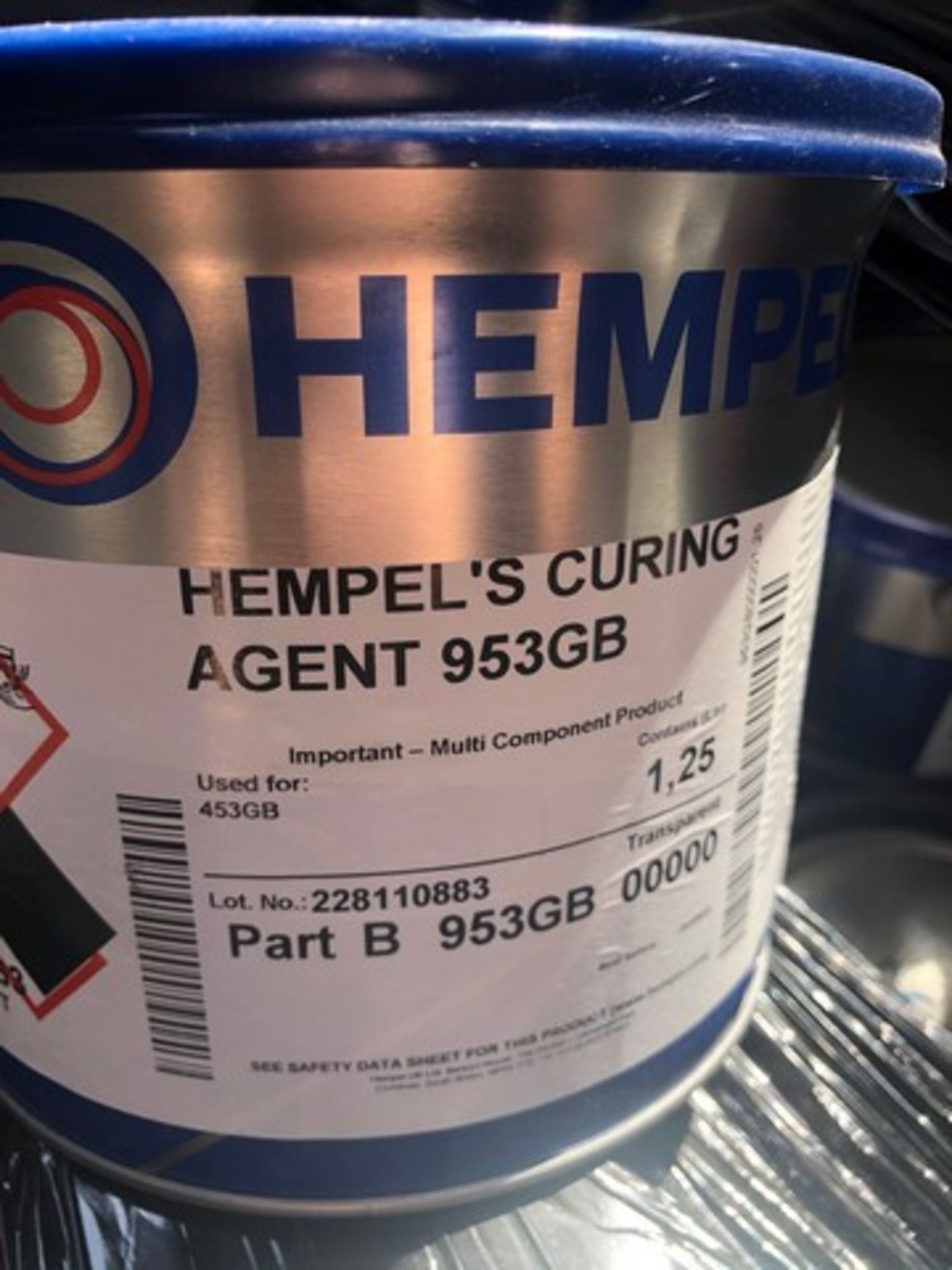 Mixed pallet of Hempel curing agent 953GB, Hempel deck marking 453GB approx total 50 tins - Image 3 of 3