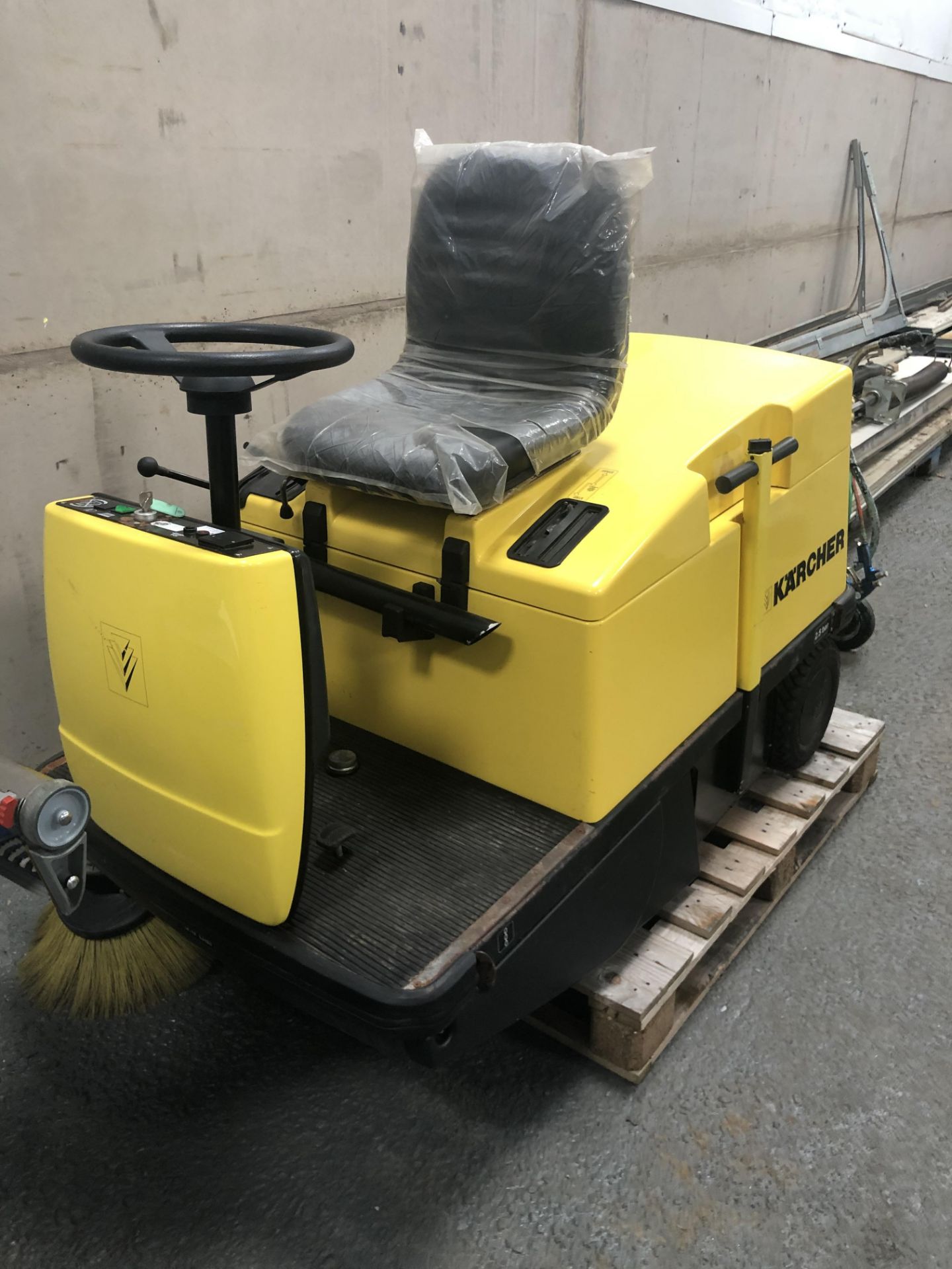 Karacher sweeper low lours