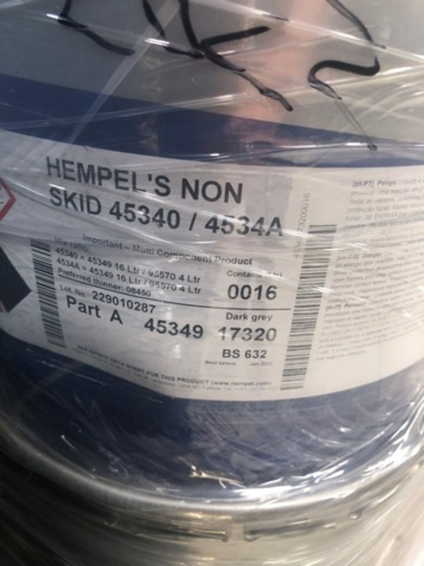 Pallet of Hempel non skid 45340/4534A approx 20 tins - Image 2 of 3