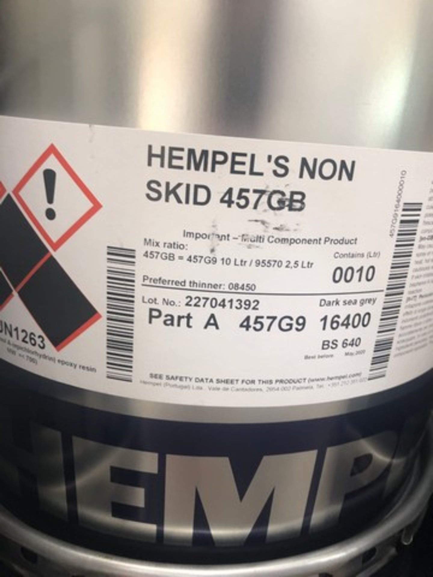 Pallet of Hempel non skid 457GB approx 20 tins - Image 2 of 2