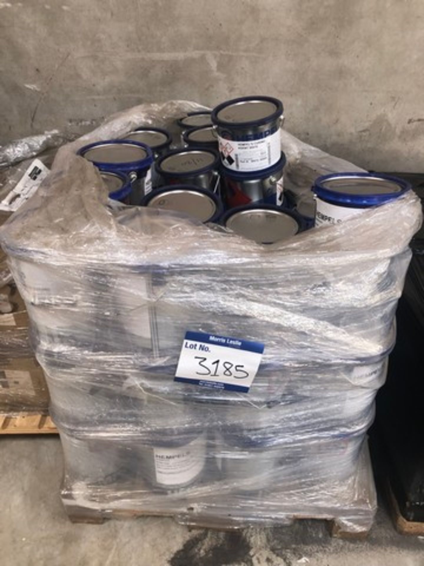 Mixed pallet of Hempel curing agent 95570, Hempel aggregate 977GB approx total 40 tins