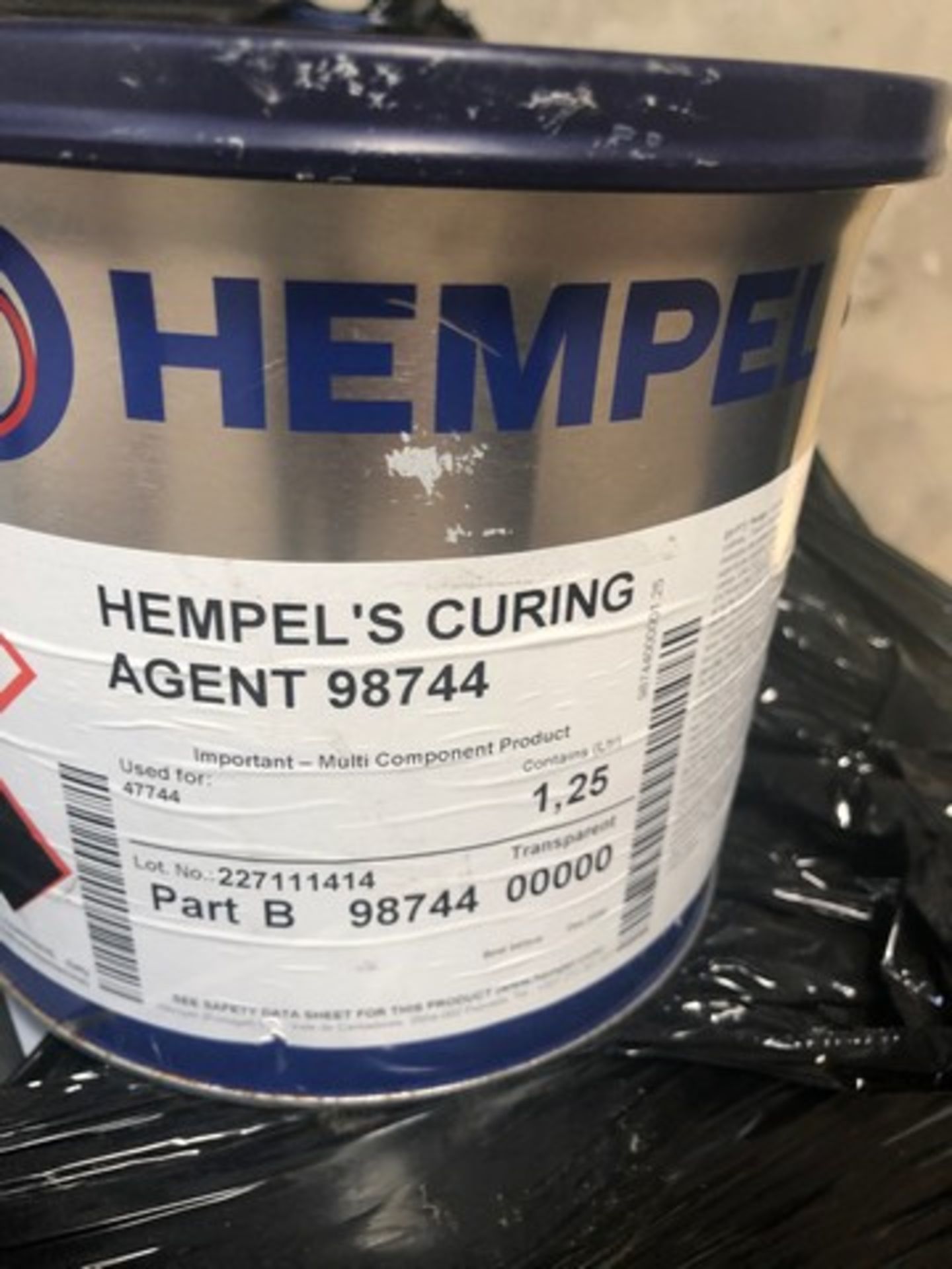 Mixed pallet of Hempel NS 457GA and Hempel Curing agent 98744 approx total 60tins - Image 3 of 3