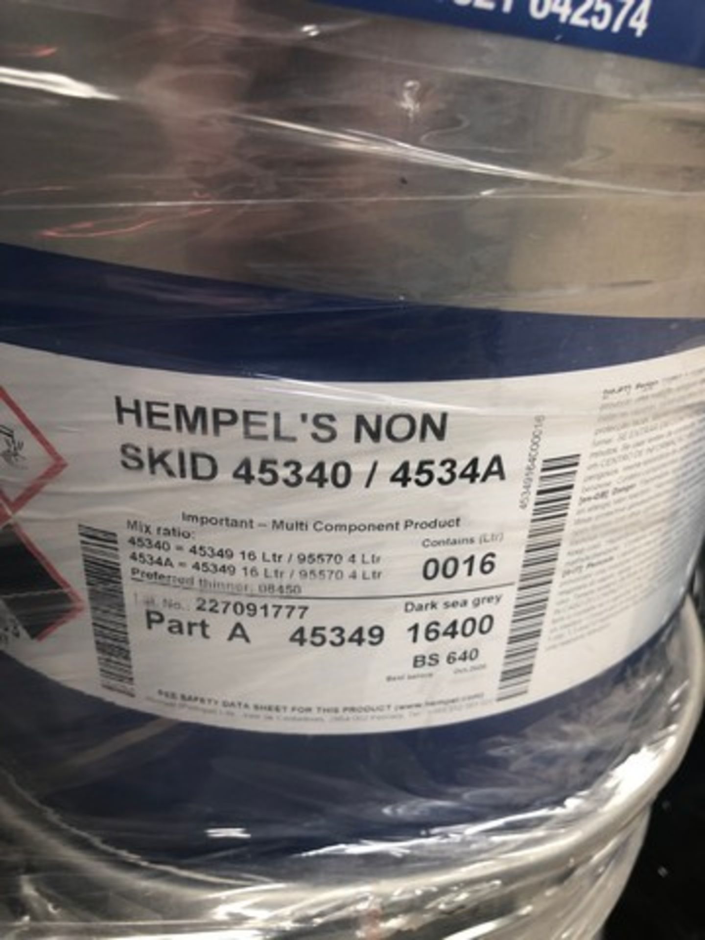 Pallet of Hempel non skid 45340/4534A approx 20 tins - Image 2 of 2