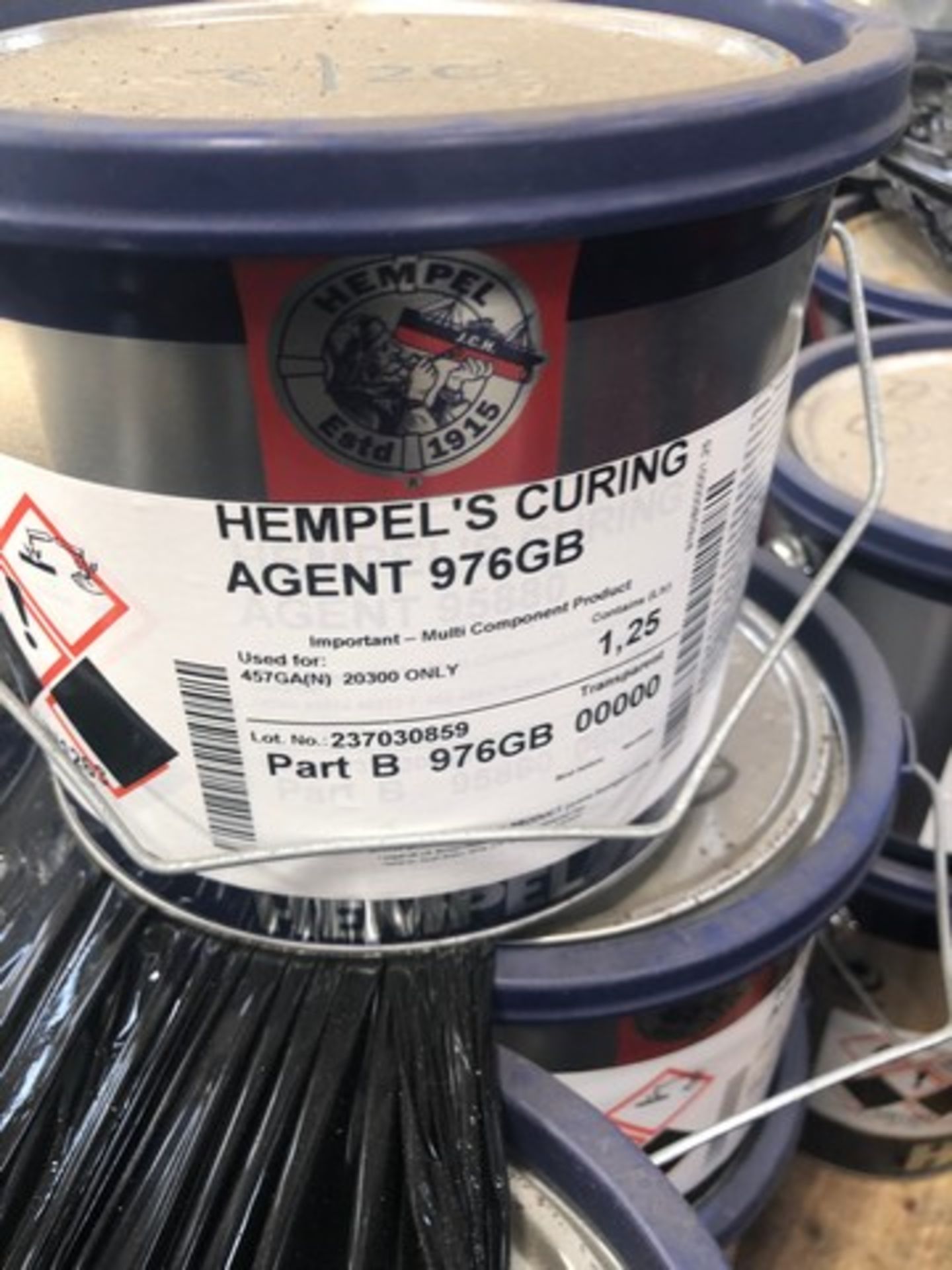 Mixed pallet of Hempel curing agent 976GB, Hempel N.S (no aggregate) 457GA approx total 30 tins - Image 2 of 3