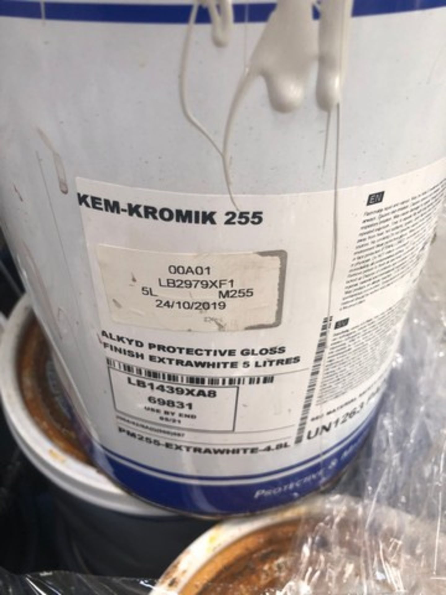 Mixed pallet of Hempadur uniq 47744, kem-kromok 255, macropoxy M630V2 additive approx total 40 tins - Image 3 of 4