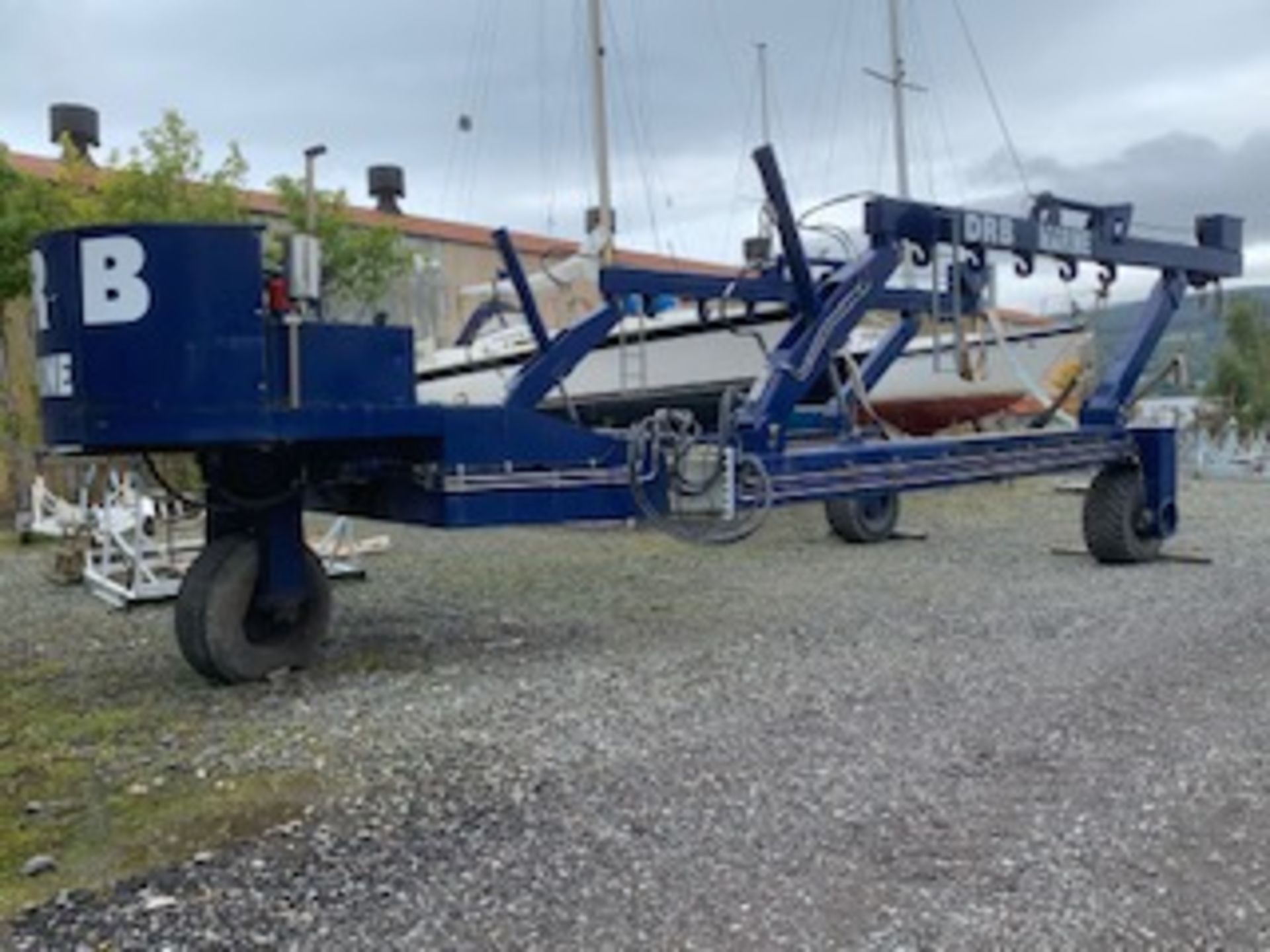 18T SELF PROPELLED WISE AMPHIBIOUS MARINE HOIST C/W VARIABLE WIDTH FRAME **RECENTLY REFURBED - NEW P - Image 11 of 19