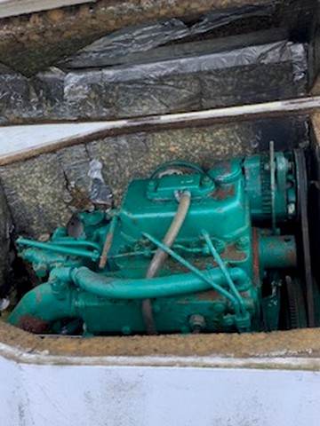 IN BOARD FIBRE GLASS FISHING BOAT - DIESEL VOLVO ENGINE C/W TRAILER - Image 7 of 7