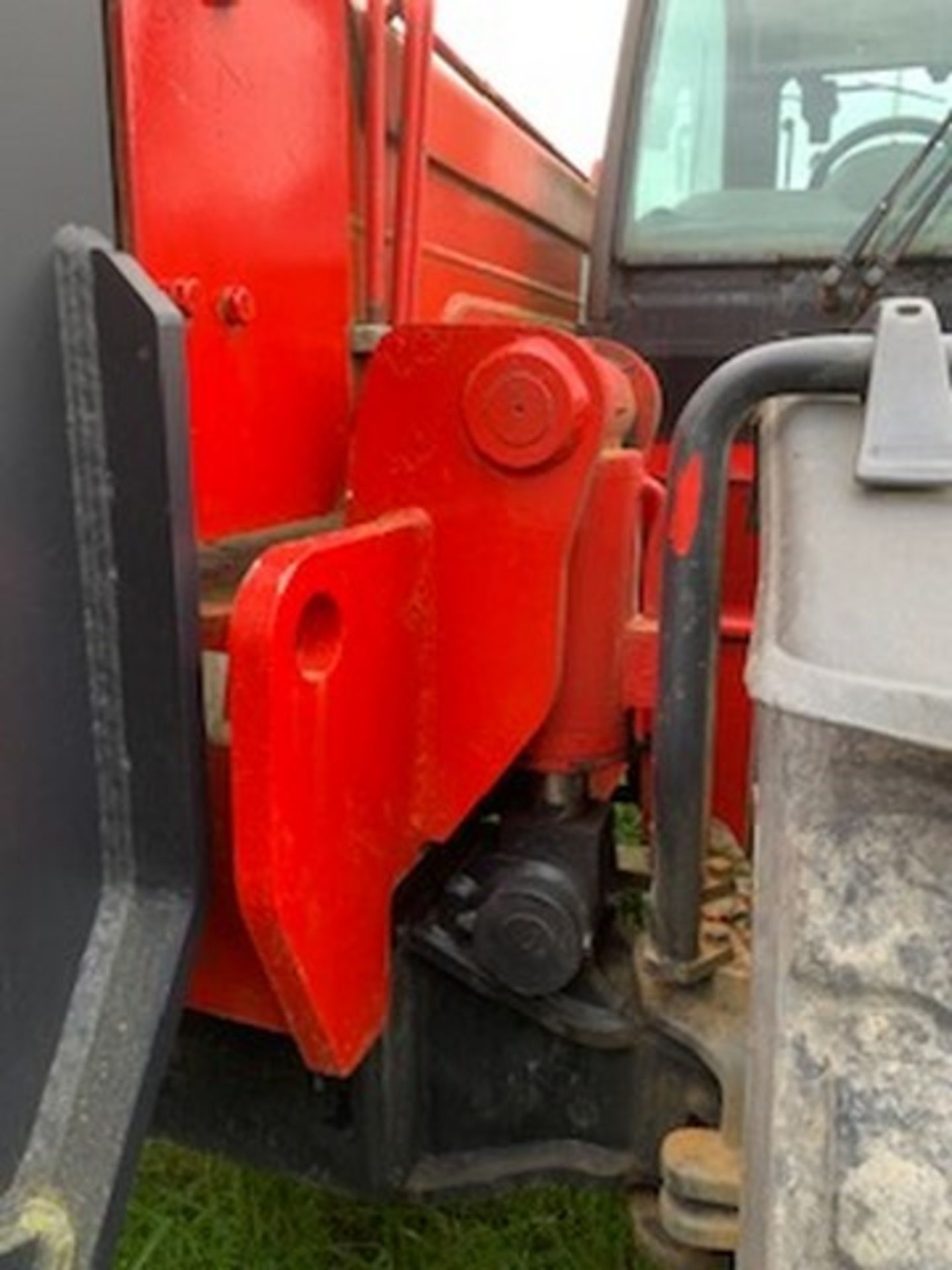 MANITOU MHT 10160L TURBO C/W 8FT FORKS WIDE CARRIAGE HYDRAULIC FORK ADJUSTER AND SIDE SHIFT SN - 7 - Image 9 of 11