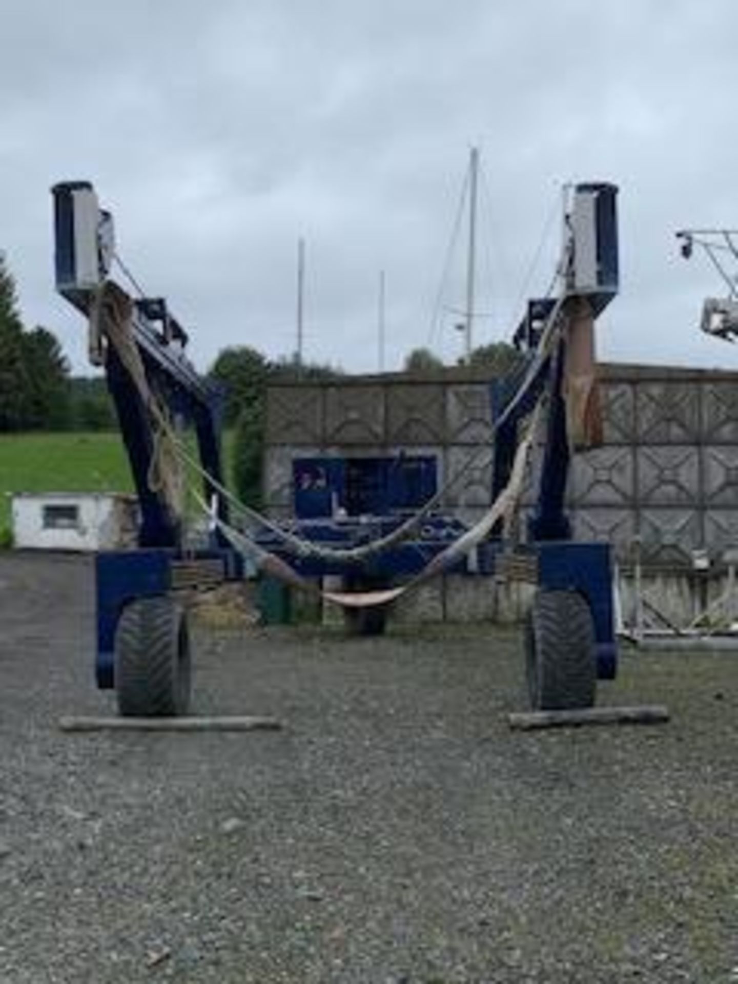 18T SELF PROPELLED WISE AMPHIBIOUS MARINE HOIST C/W VARIABLE WIDTH FRAME **RECENTLY REFURBED - NEW P - Image 14 of 19