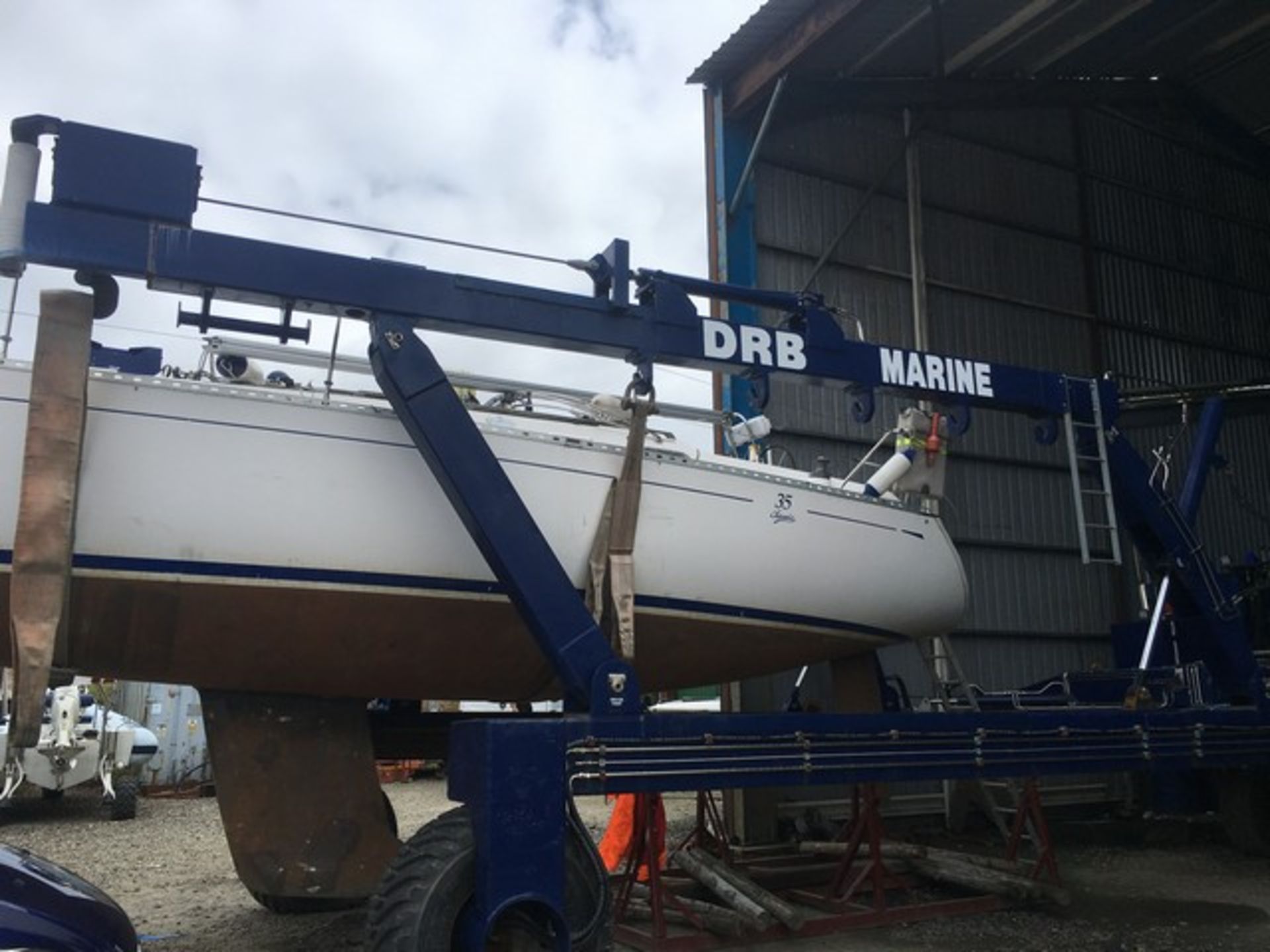 18T SELF PROPELLED WISE AMPHIBIOUS MARINE HOIST C/W VARIABLE WIDTH FRAME **RECENTLY REFURBED - NEW P