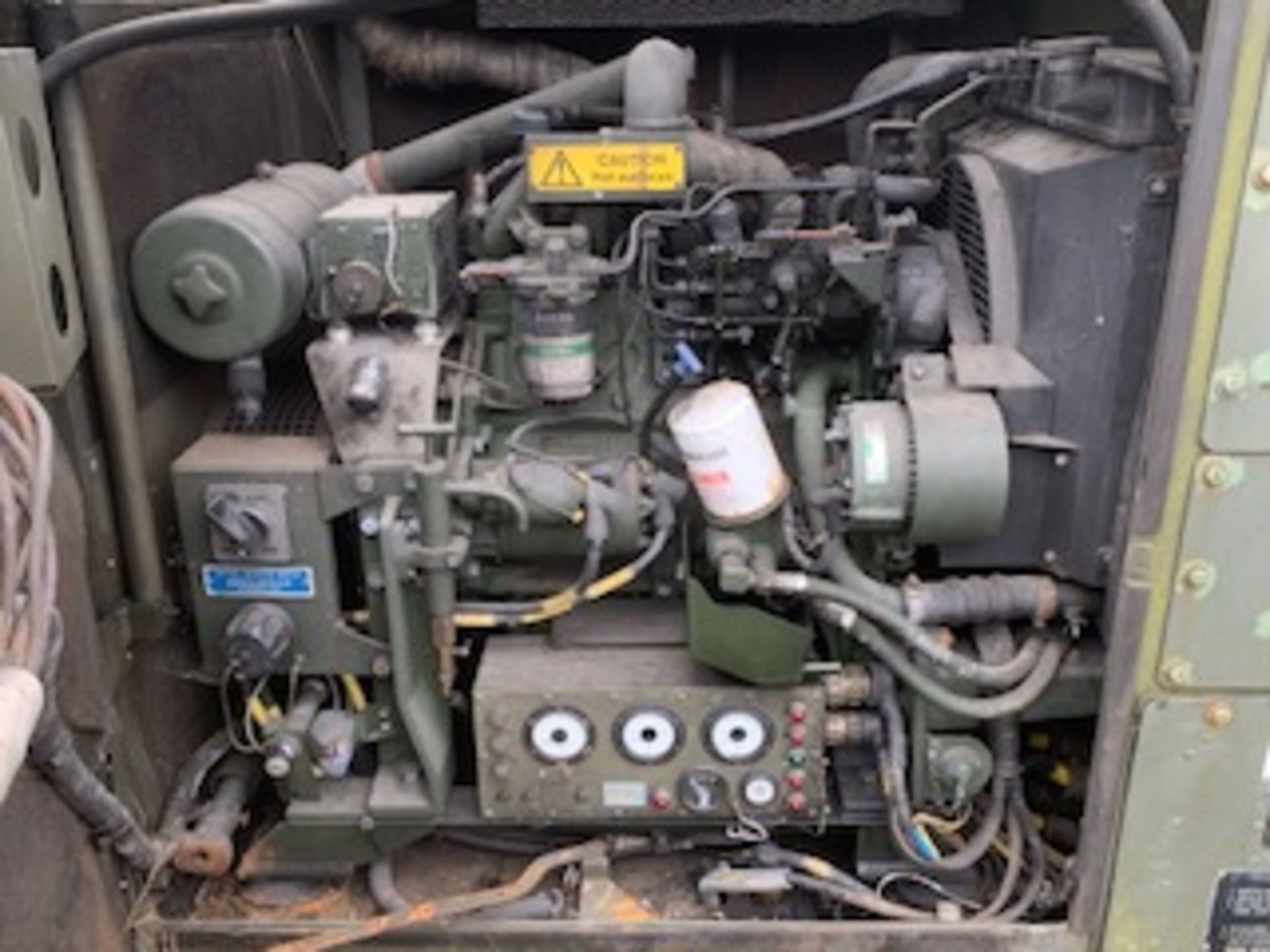 HUNTING 25KVA SILENCED GENERATOR - 4CY FORD DIESEL ENGINE - Image 6 of 7